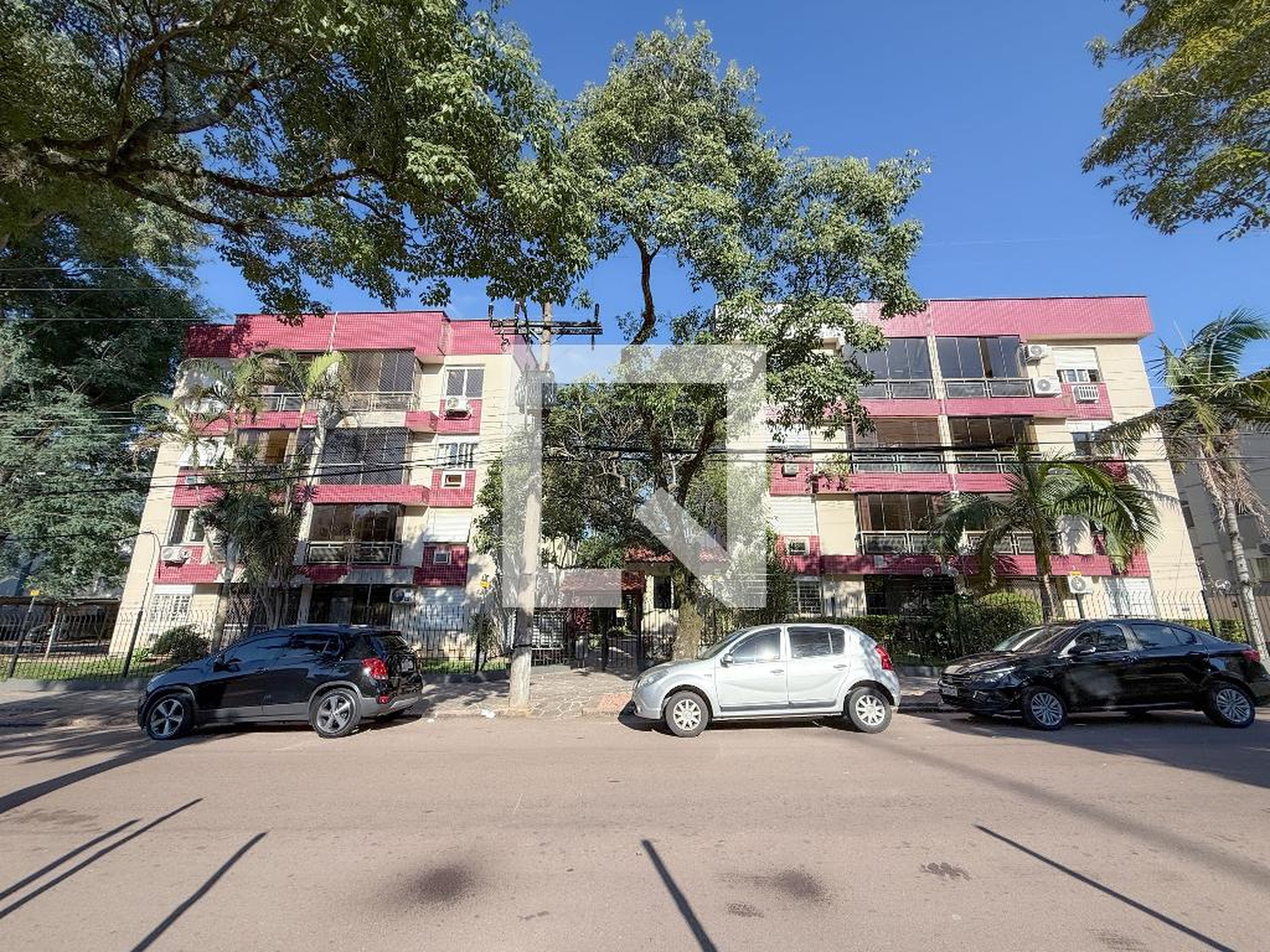 Fachada Condomínio em Rua Professor Abílio Azambuja, 216