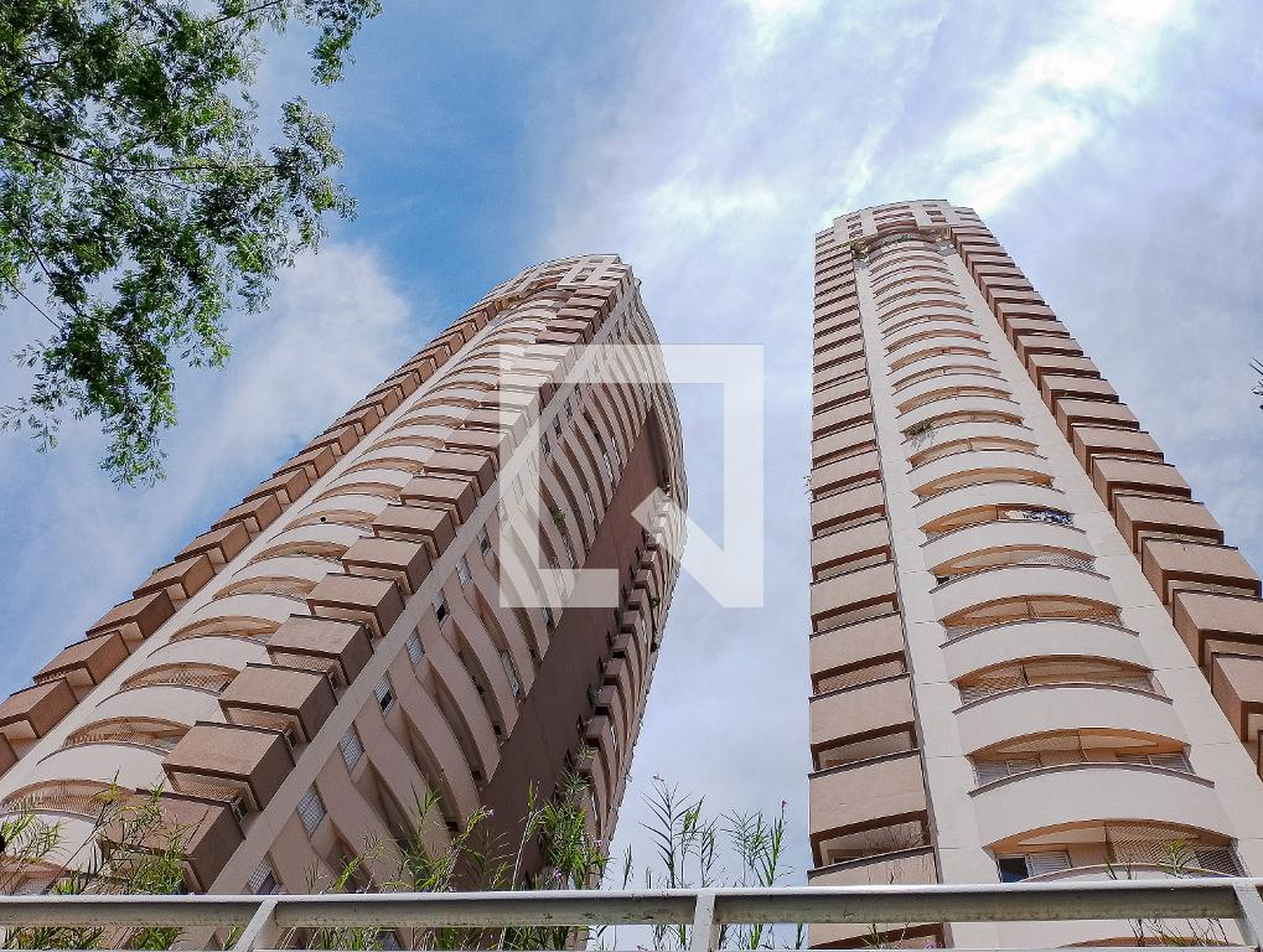 Fachada do Prédio Condomínio em Rua Doutor Augusto de Miranda, 579