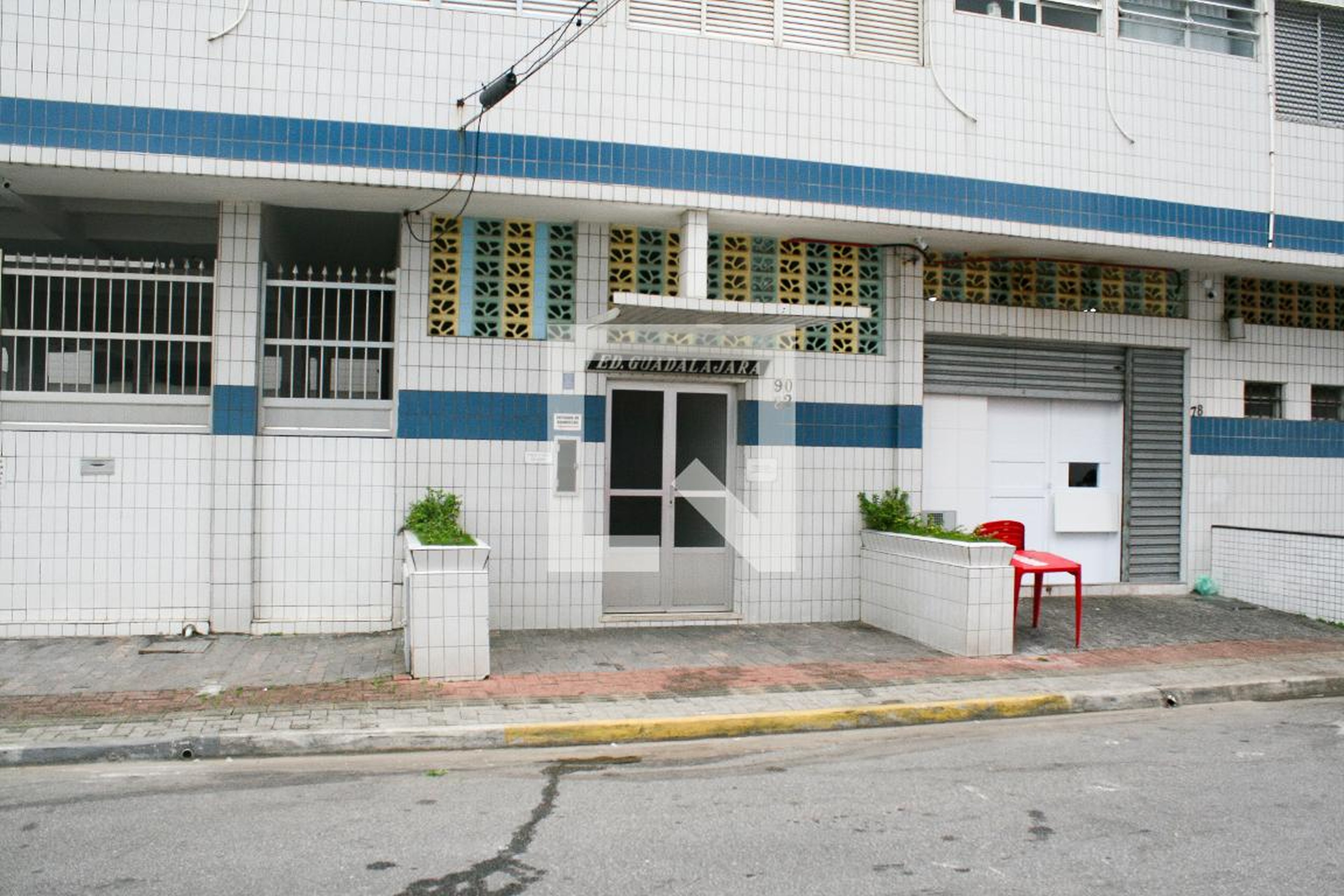 Fachada Condomínio em Rua Antônio Ferraro, 82