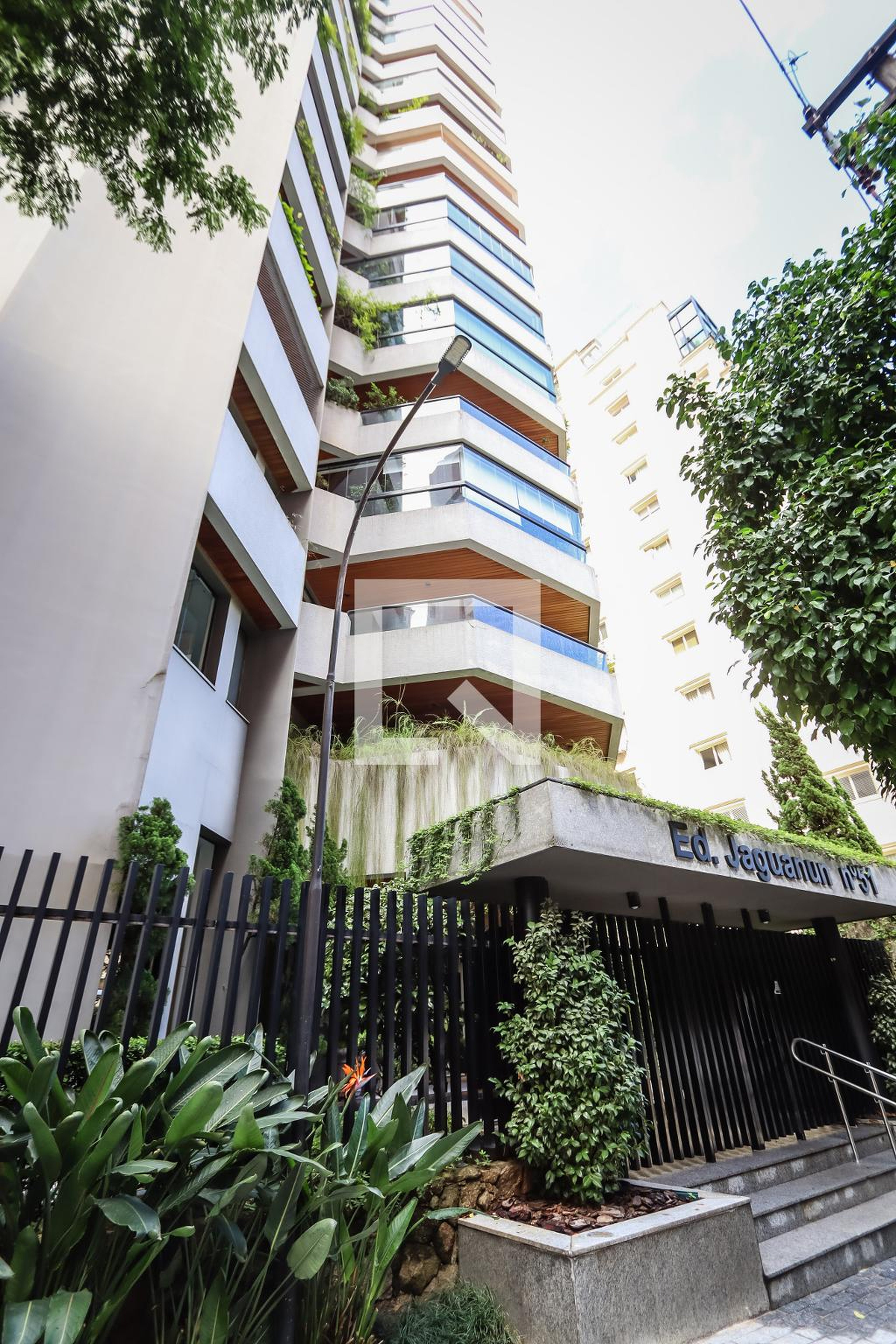 Prédio Condomínio Jaguamun