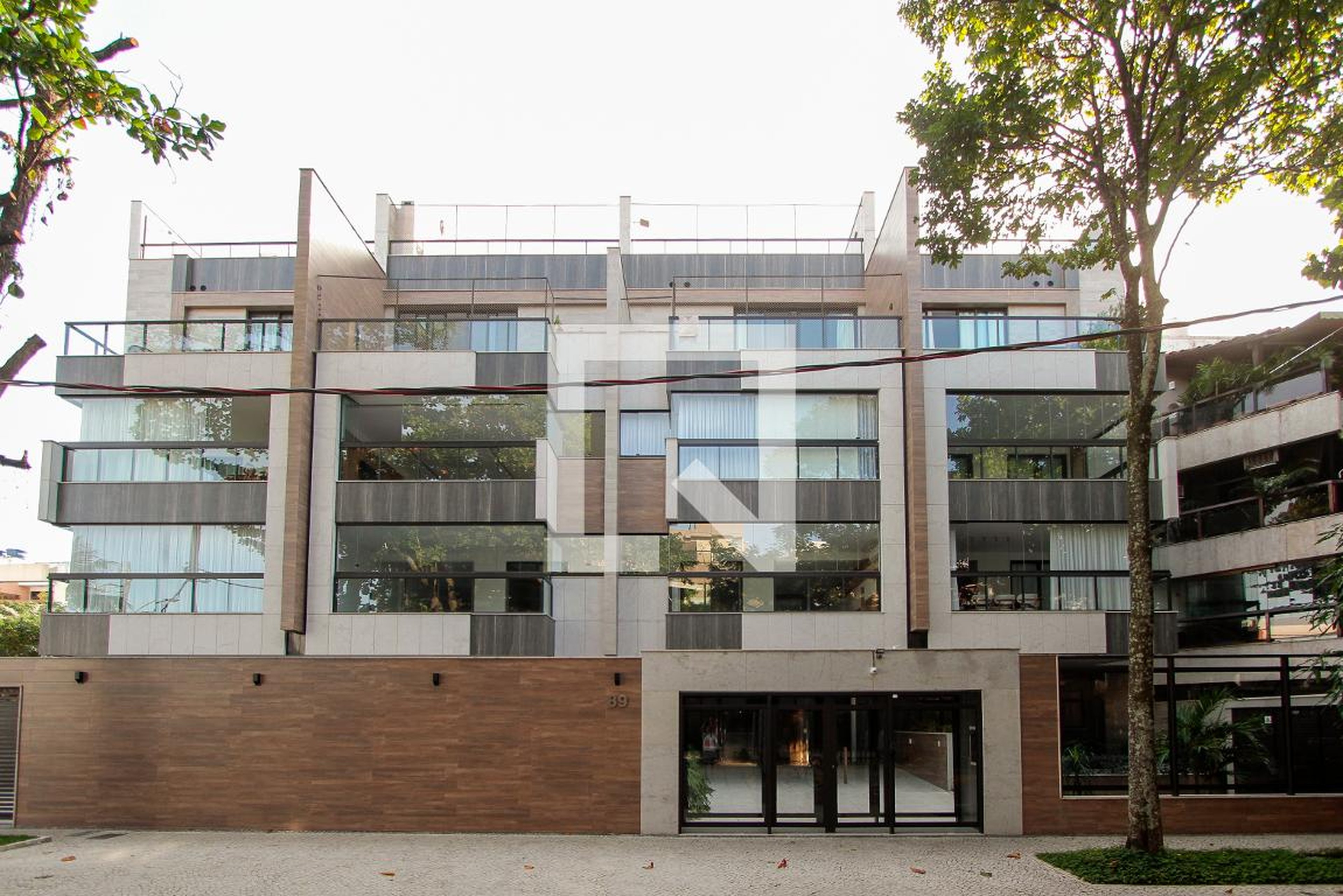 Fachada Condomínio em Rua Paulo Mazzucchelli, 89