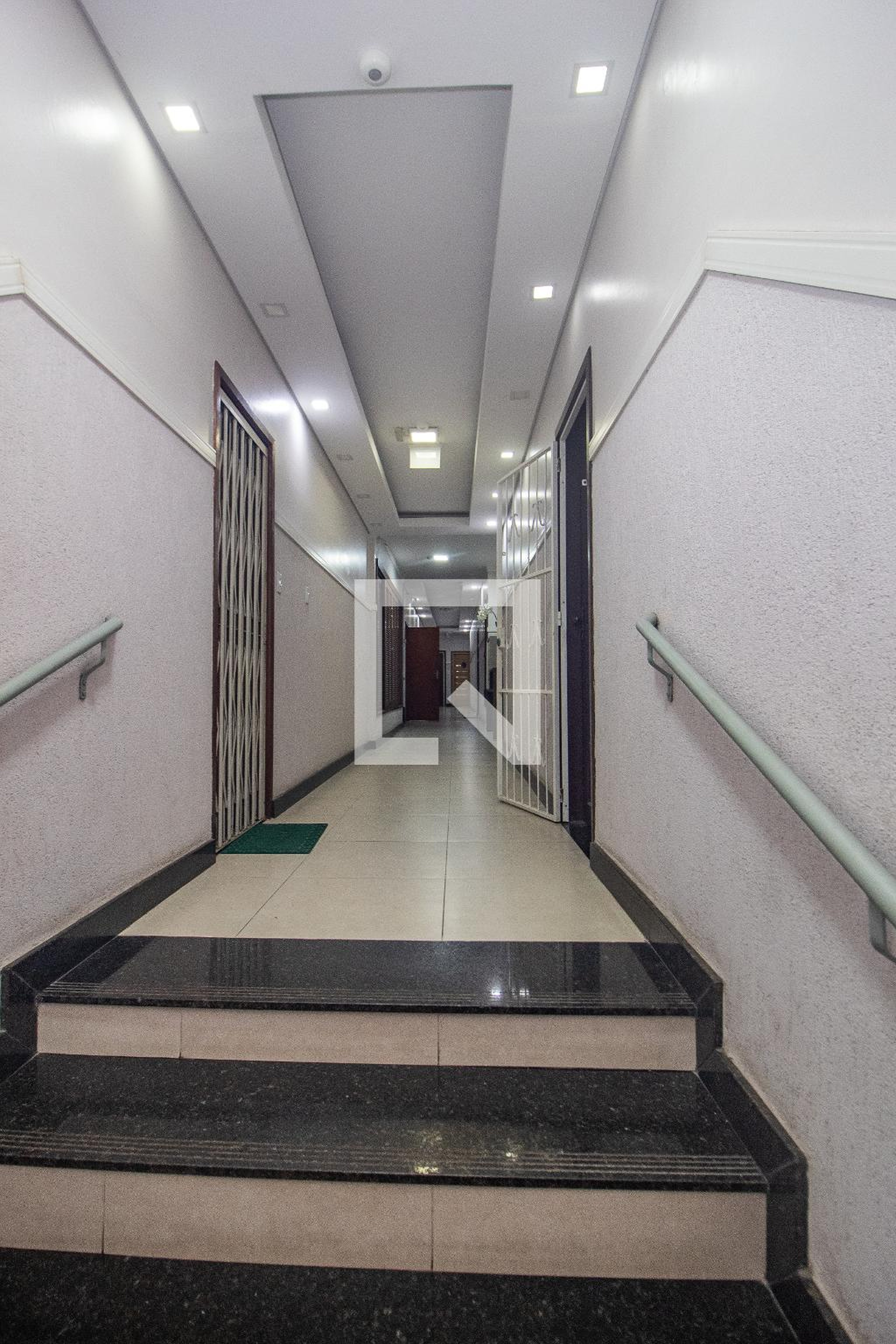 Hall de entrada - Edifício Residencial Maria Madalena
