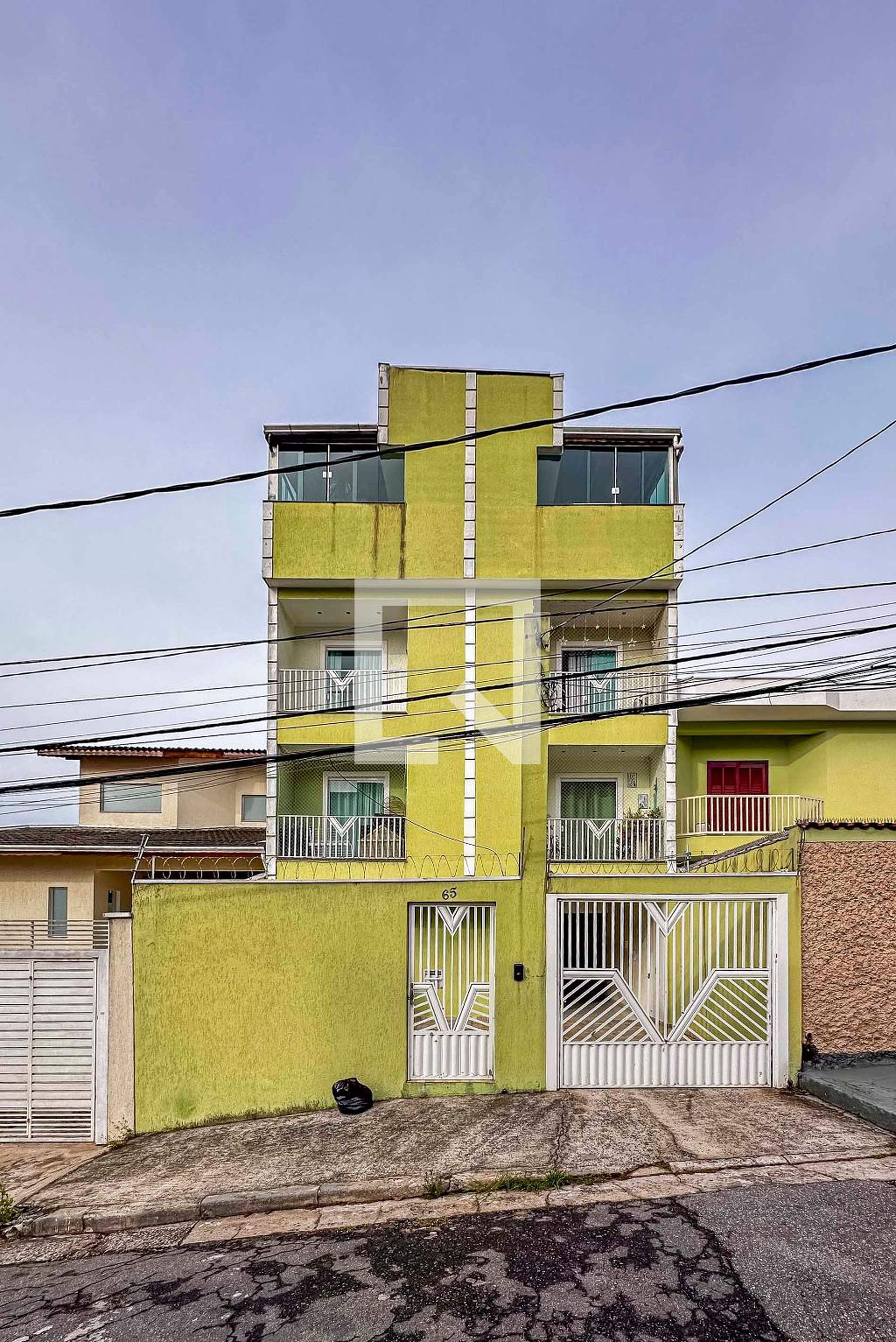 Fachada Condomínio em Rua Saraíva, 65