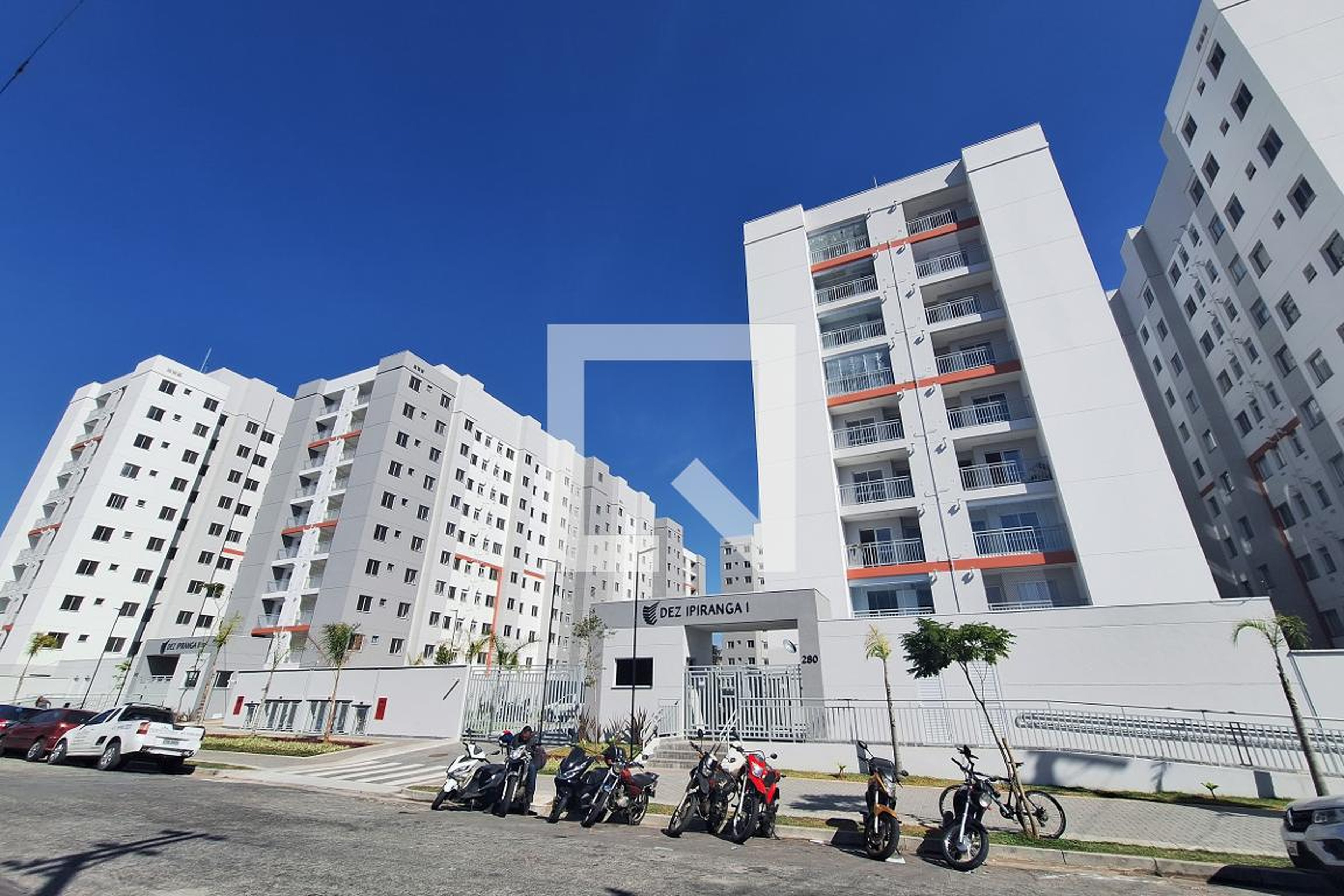 Fachada Condomínio em Rua Álvaro Fragoso, 260