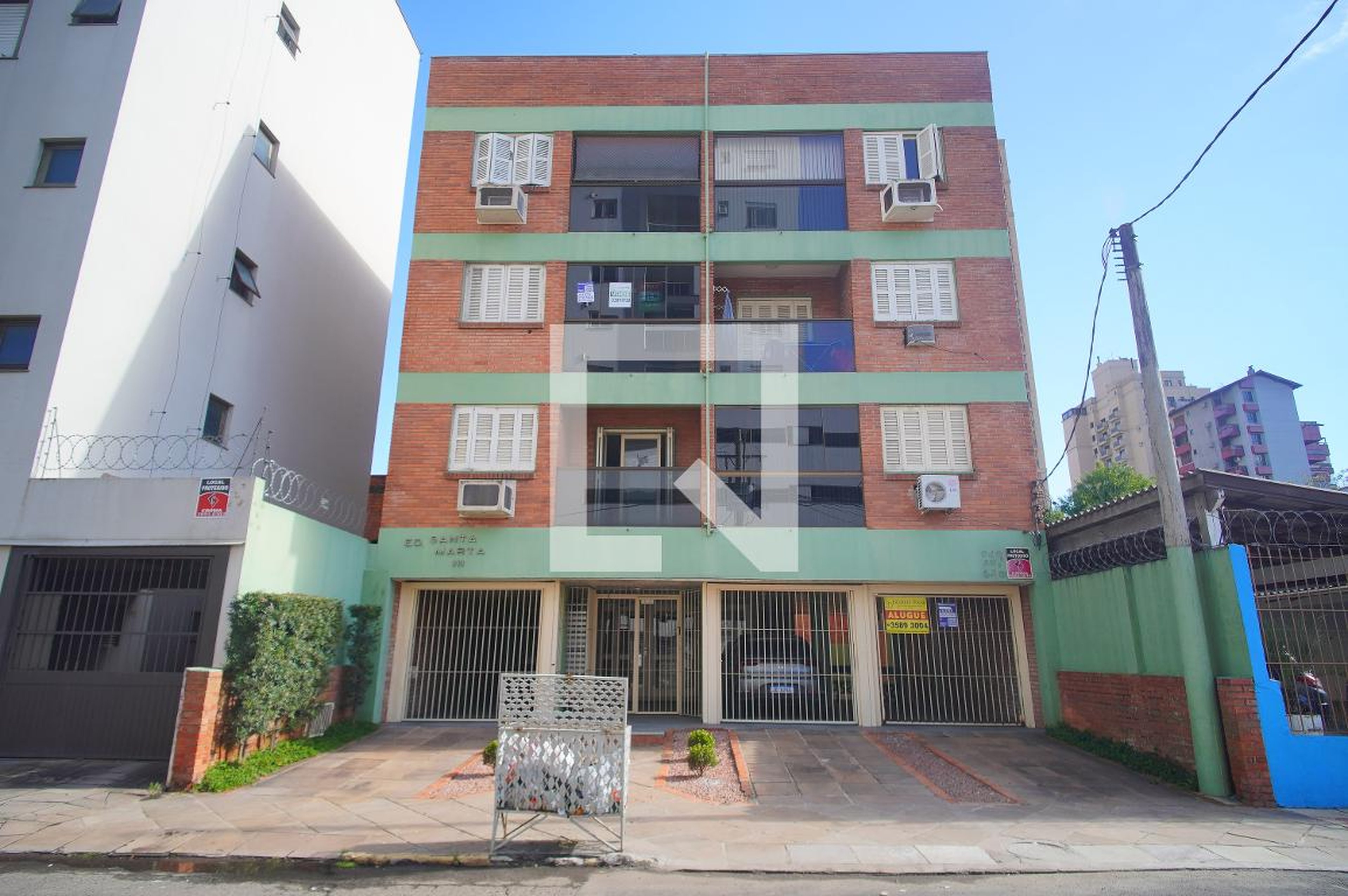 Fachada Condomínio em Rua João Alfredo Panitz, 411