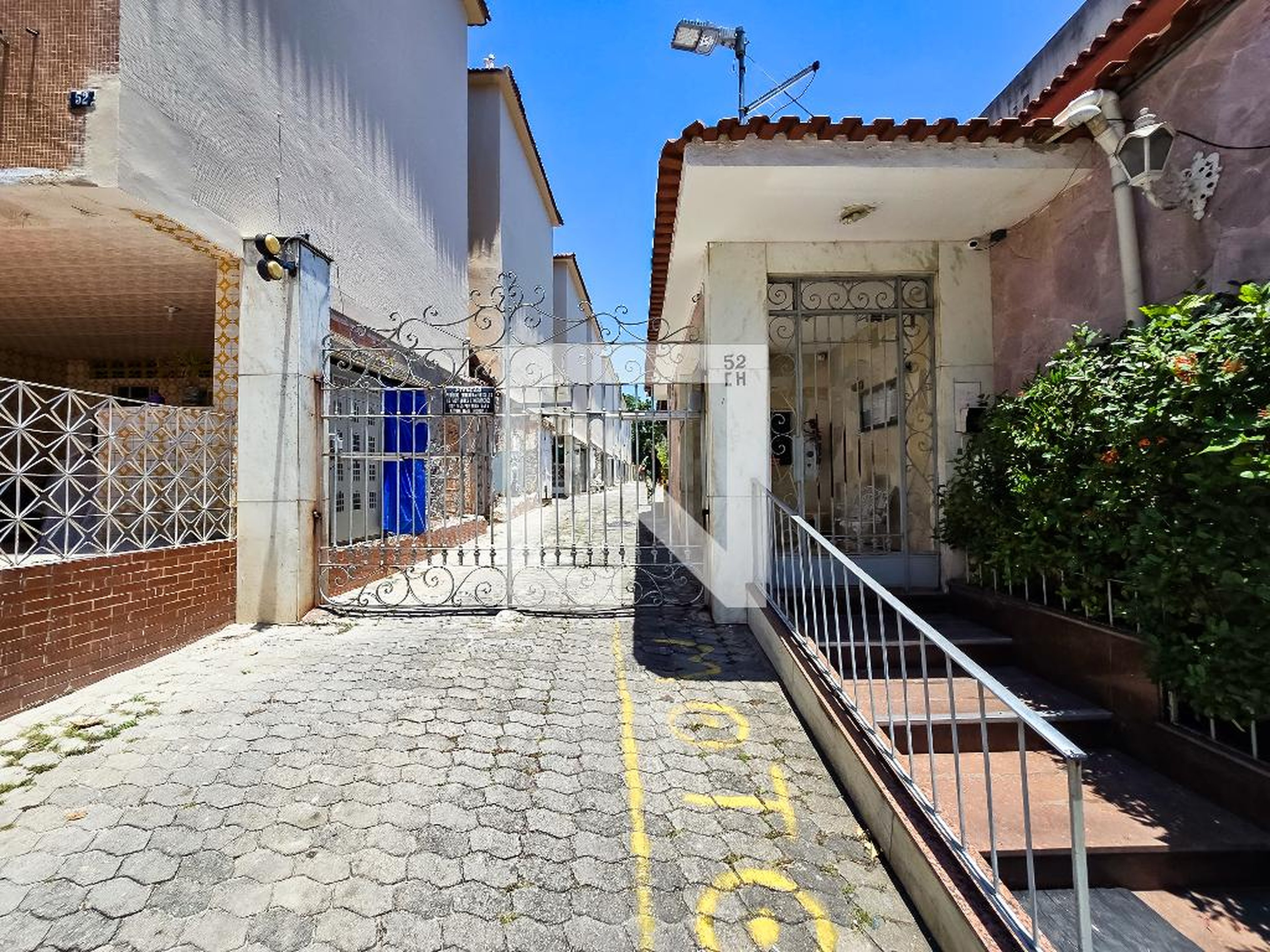 Fachada do Condomínio Residencial Henriqueta