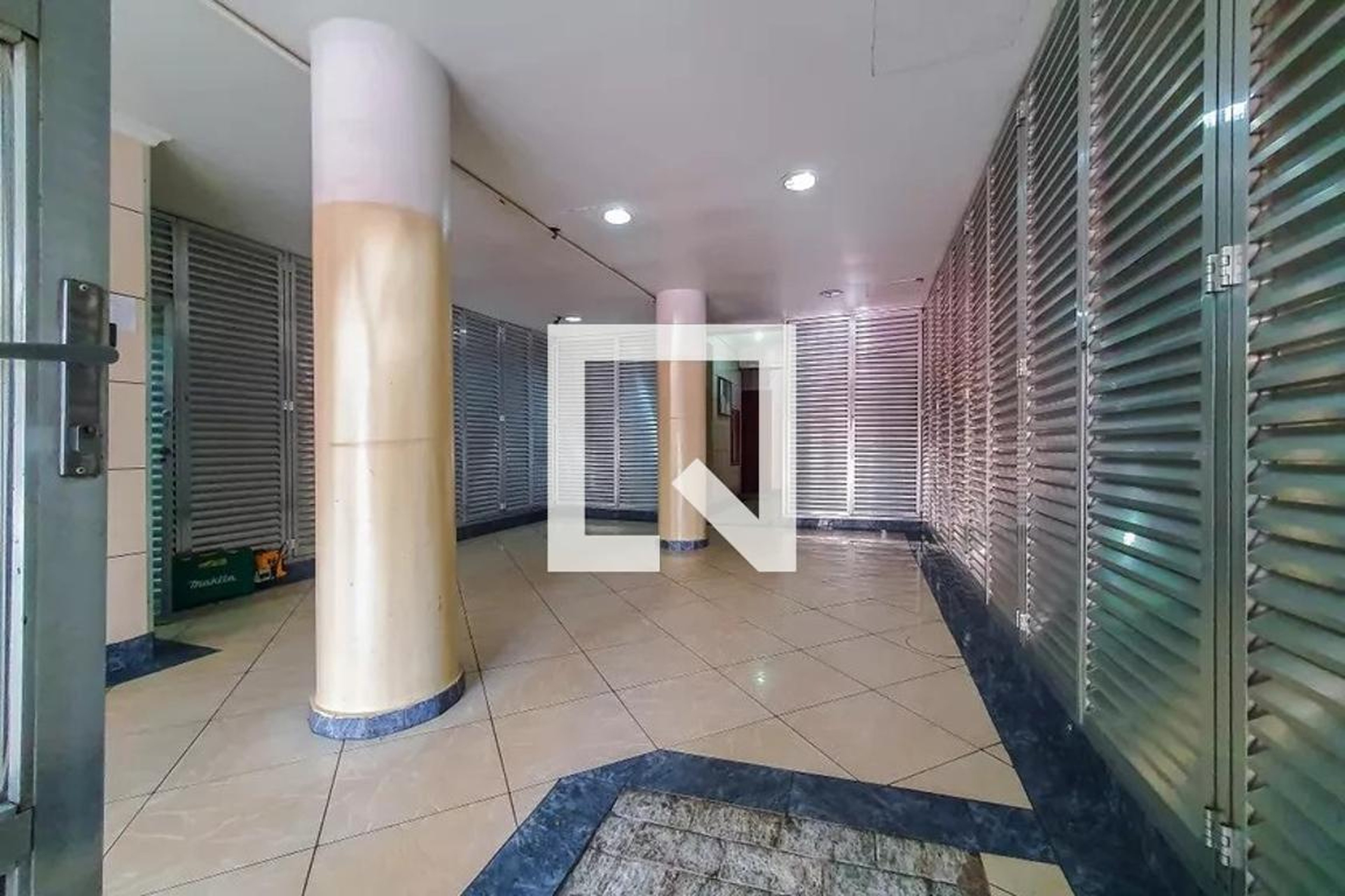 Hall de entrada - Edifício Castelinho