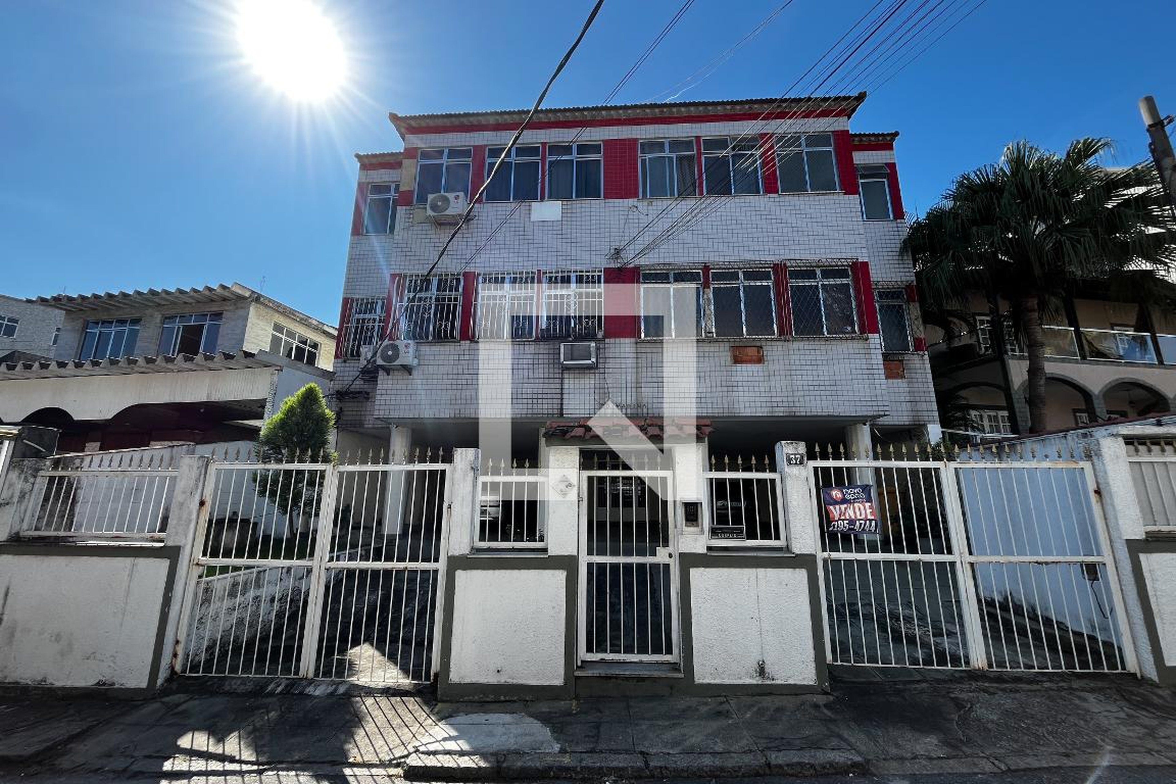Fachada Condomínio em Rua Dom Emanuel Gomes, 37