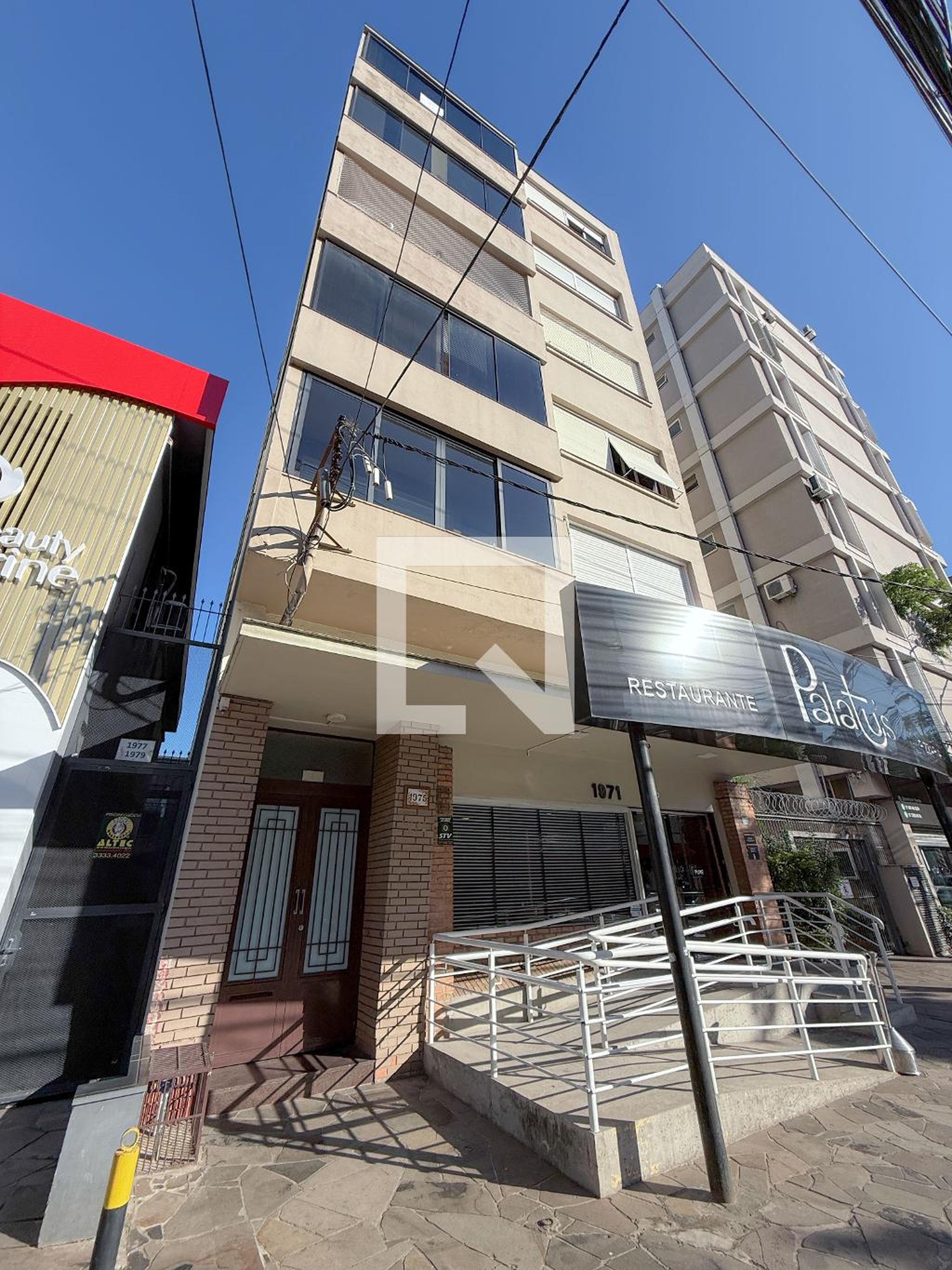 Fachada Condomínio em Avenida Cristóvão Colombo, 1975