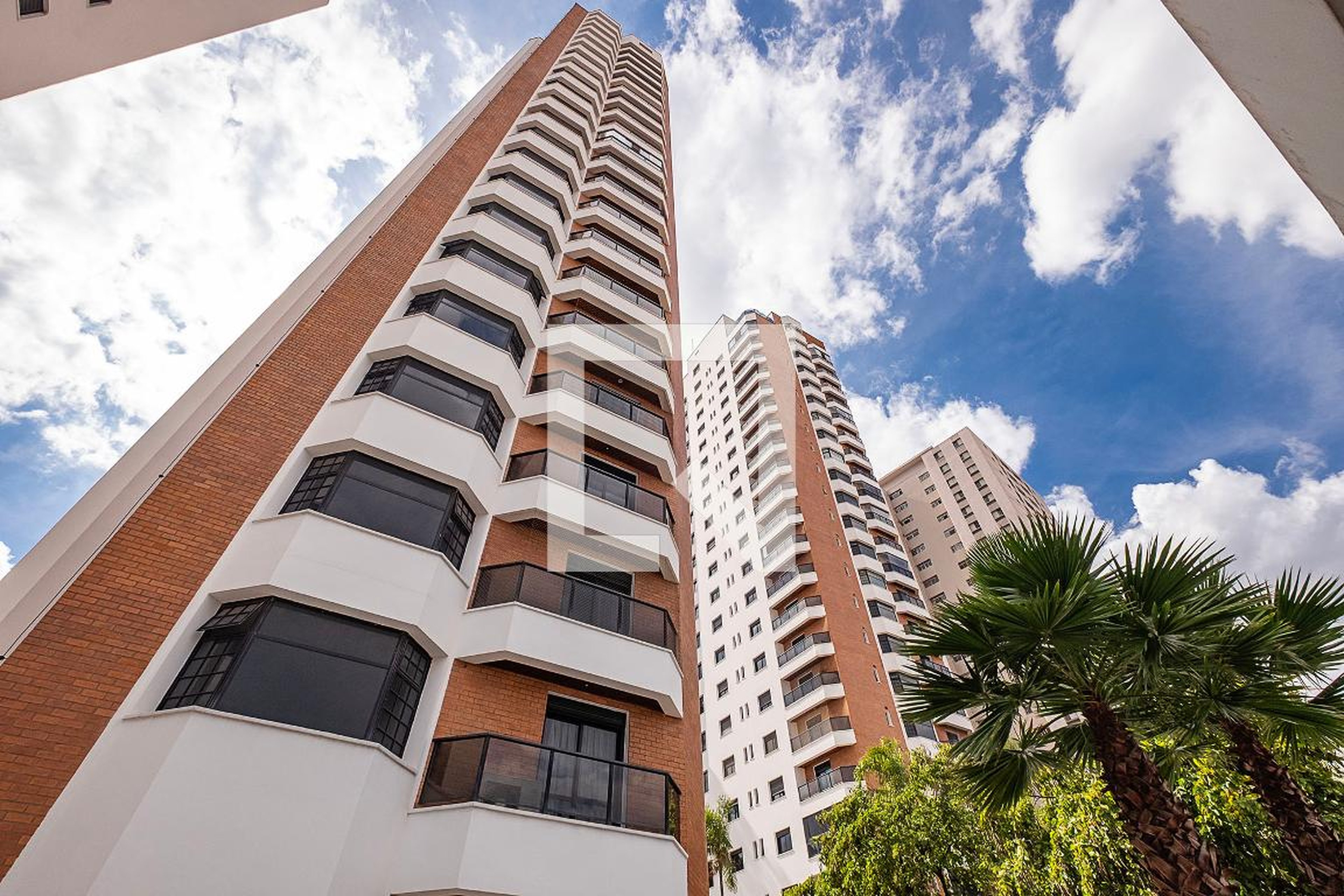 Fachada Condomínio Outeiro da Glória