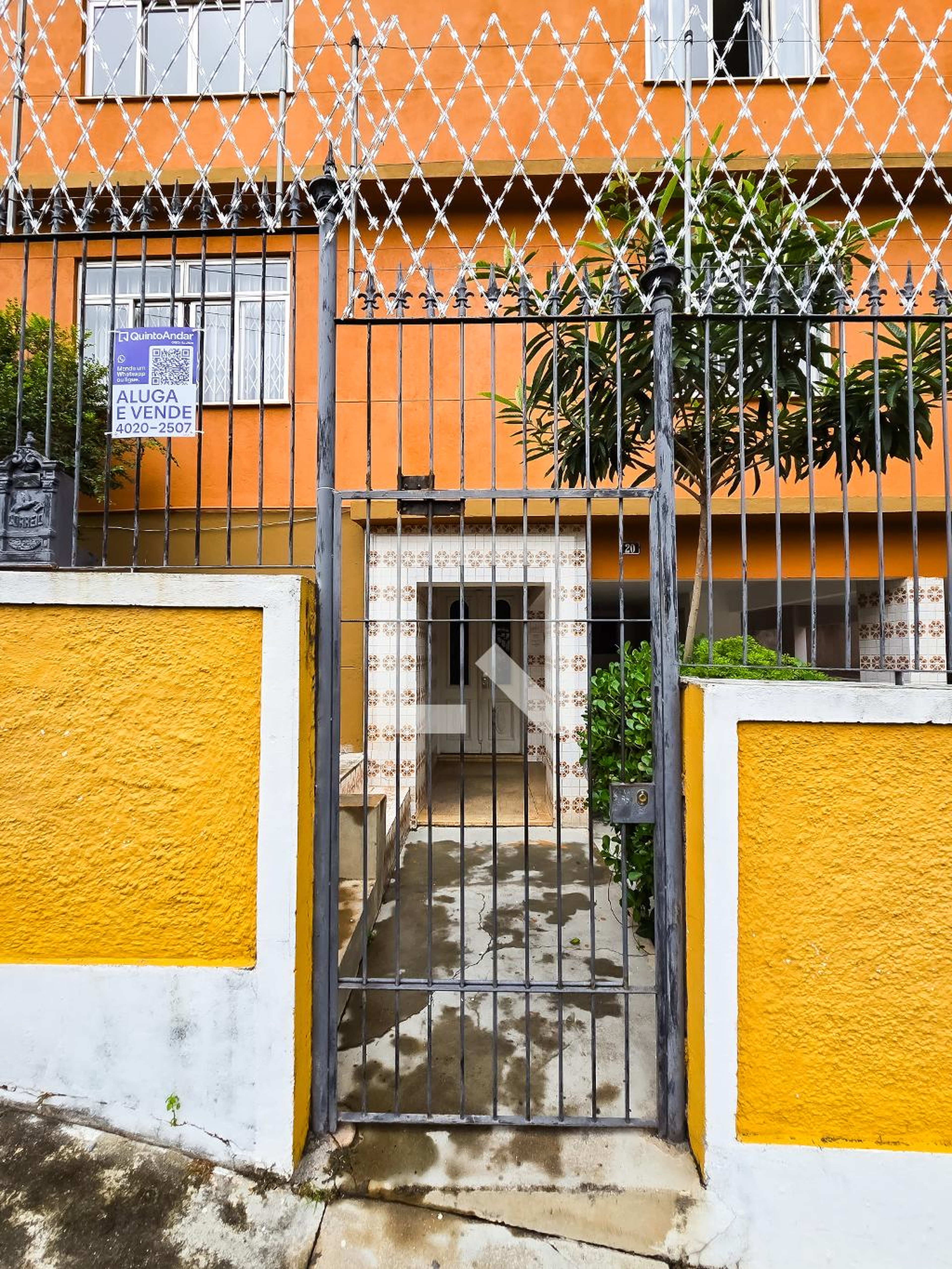 Fachada Condomínio em Rua Lima Barreto, 20