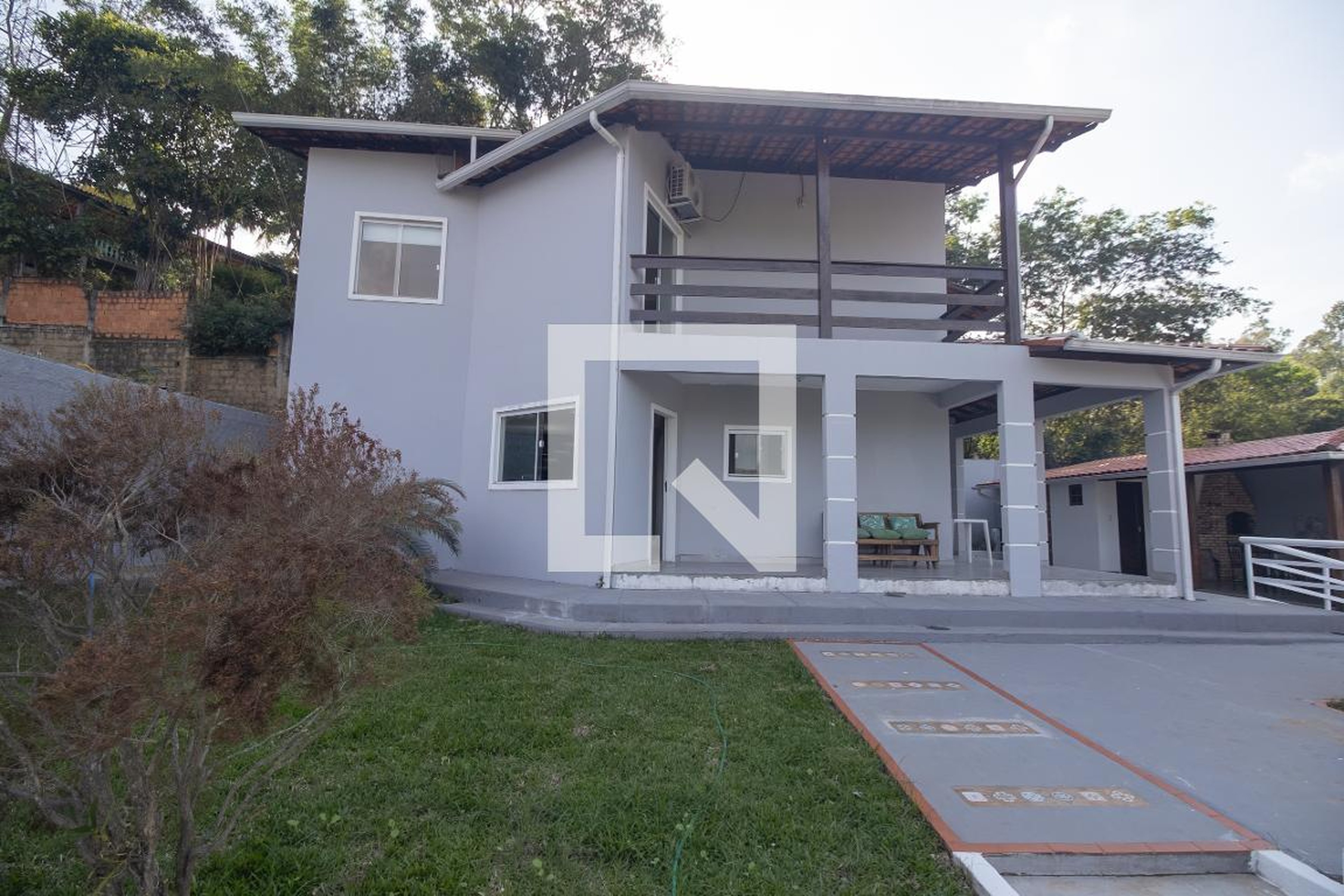 Fachada Condomínio em Rua Expedicionário Luís Lopes Dorneles, 16