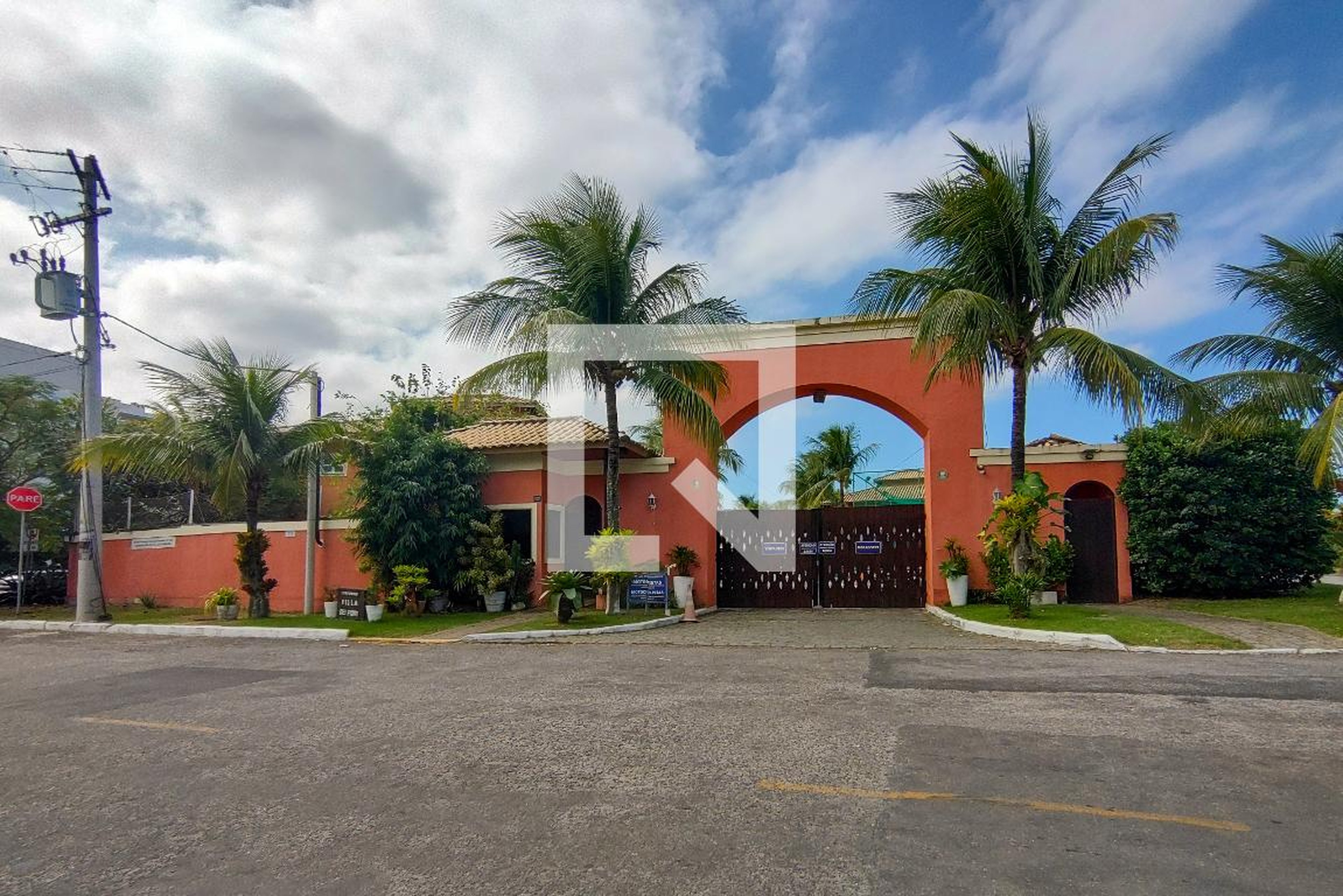 Fachada do condomínio Condomínio em Avenida Professor Florestan Fernandes, 335