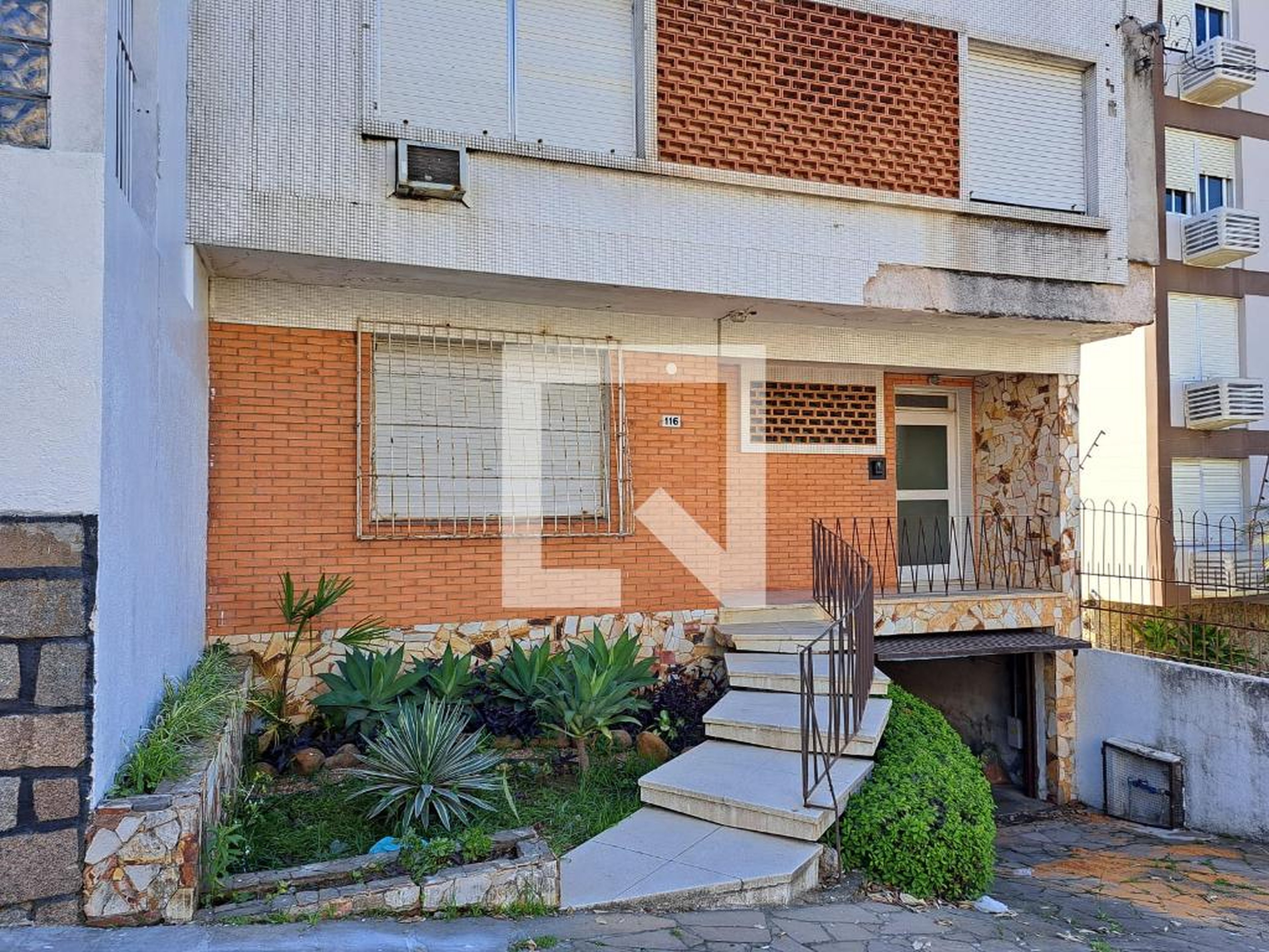 Fachada Condomínio em Rua Felizardo Furtado, 116