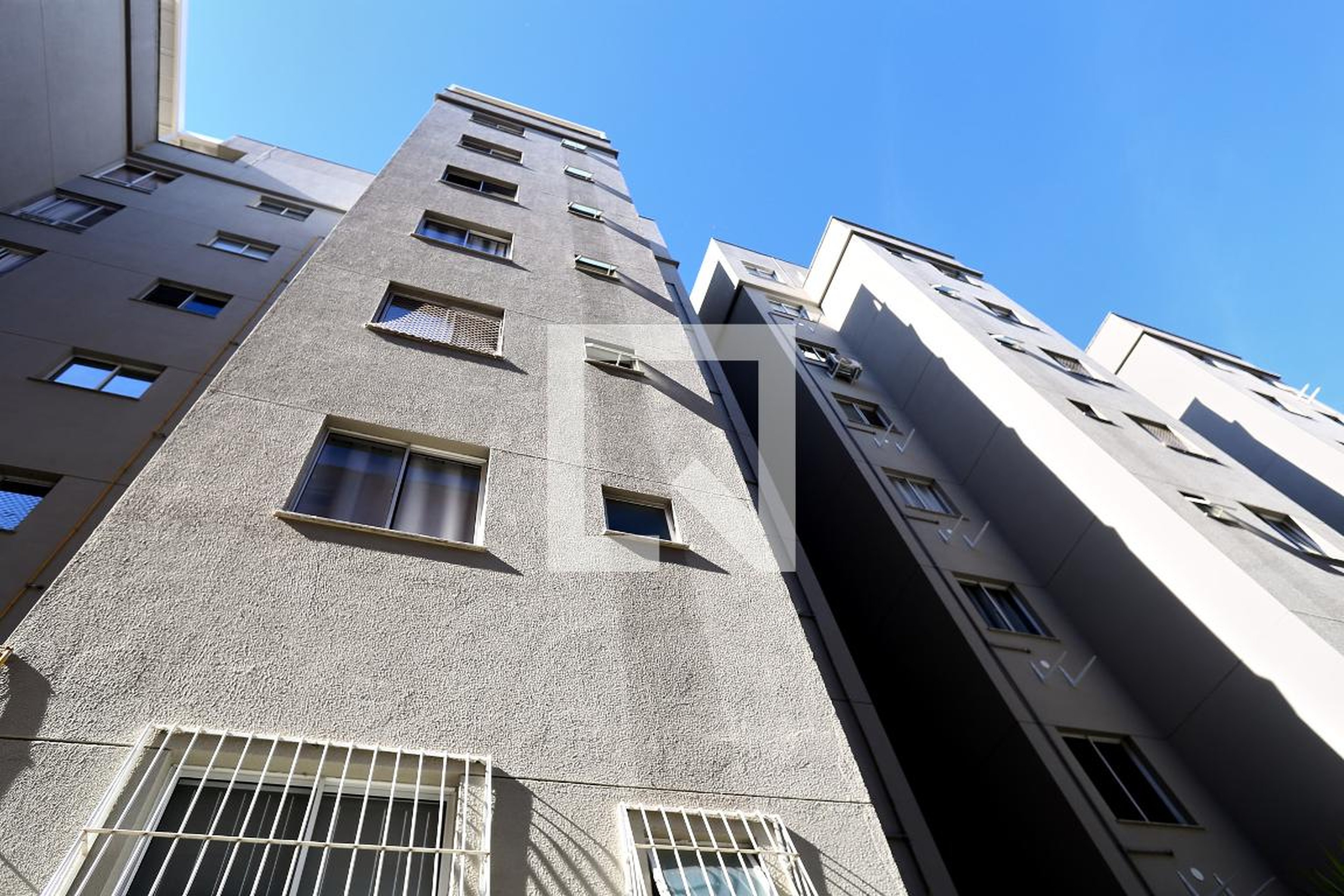 Fachada Condomínio em Rua Itabira, 528