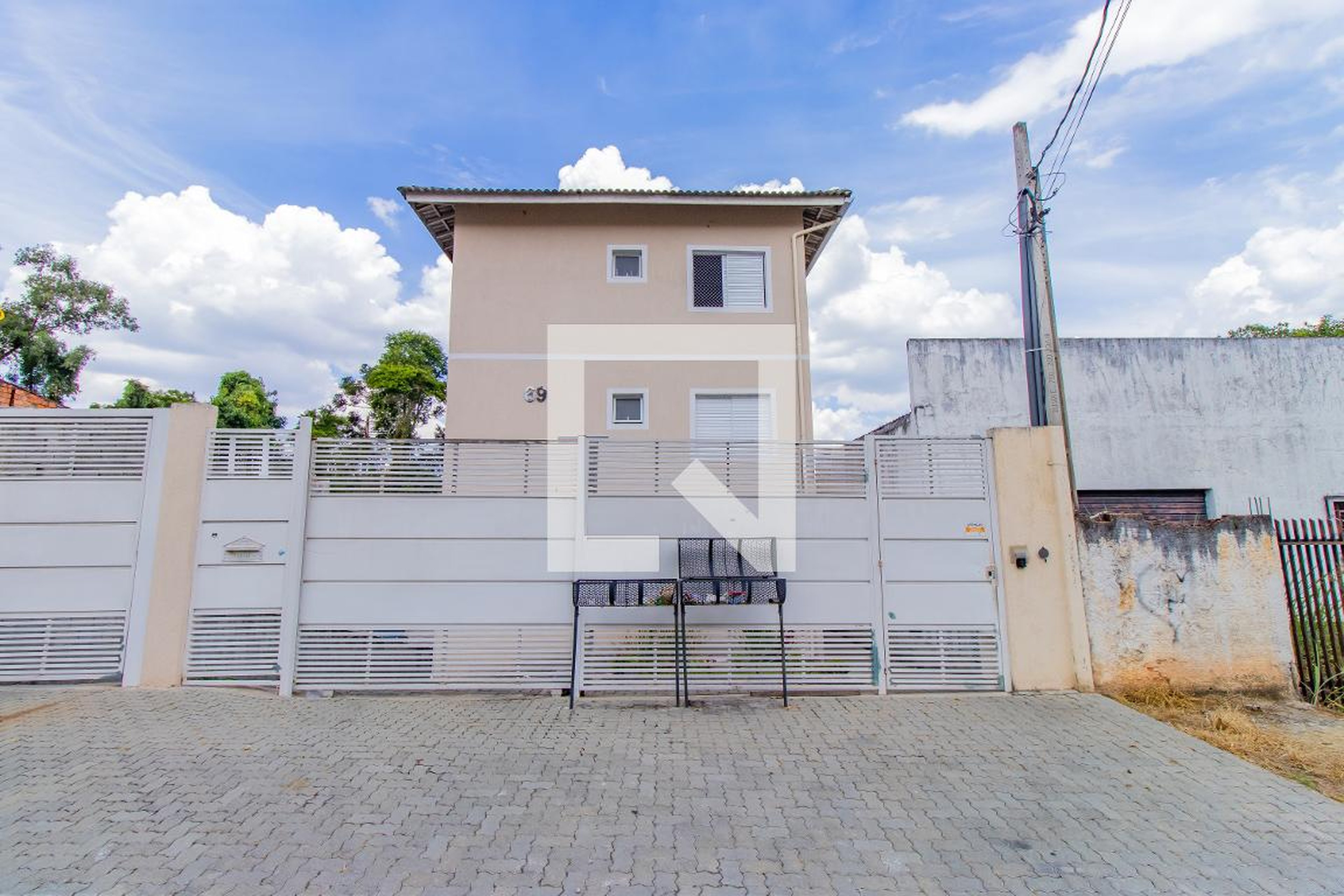 Fachada do Prédio Condomínio em Rua Cotovia, 69