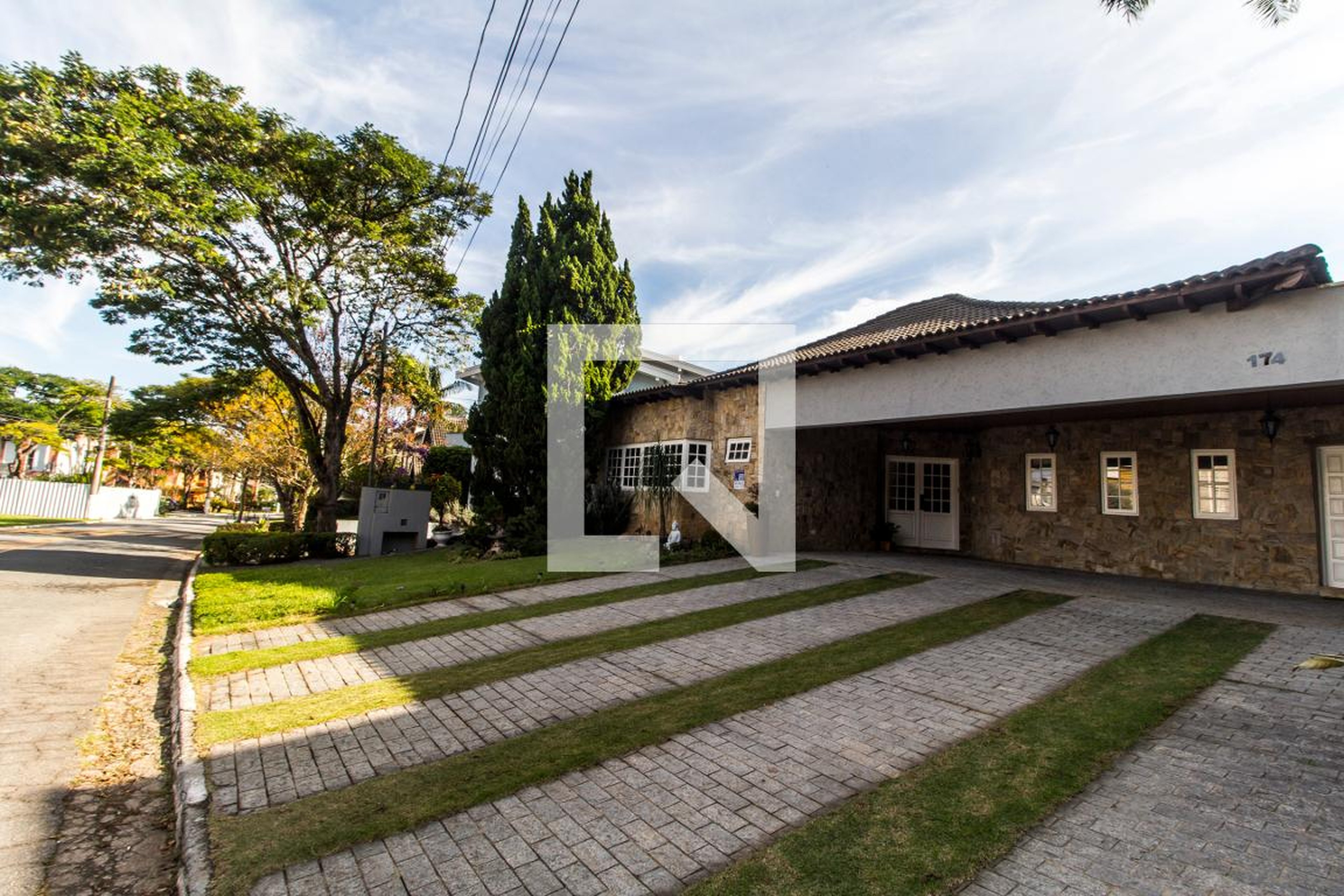 Fachada Condomínio em Alameda Curitiba, 174