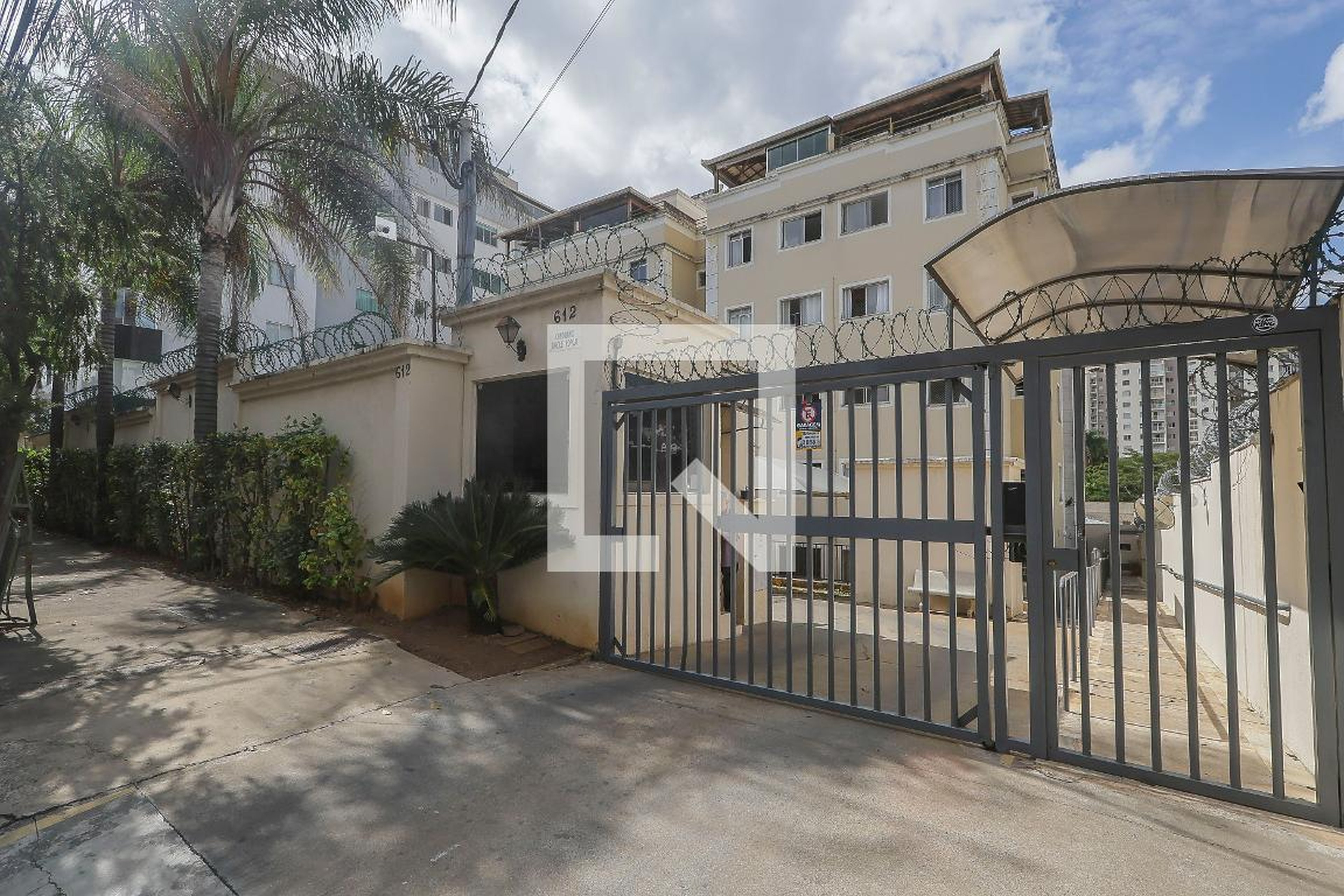 Fachada Condomínio em Rua Castelo Setúbal, 512