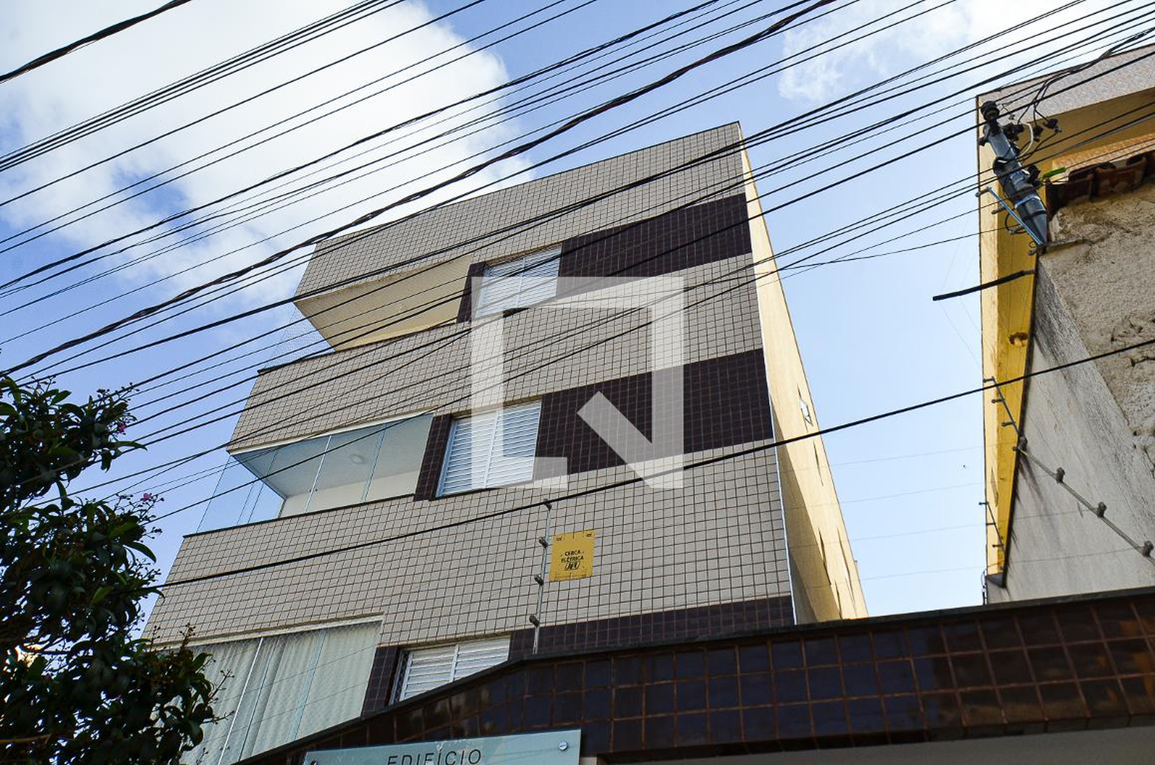 Fachada Condomínio em Rua Godofredo de Araújo, 49