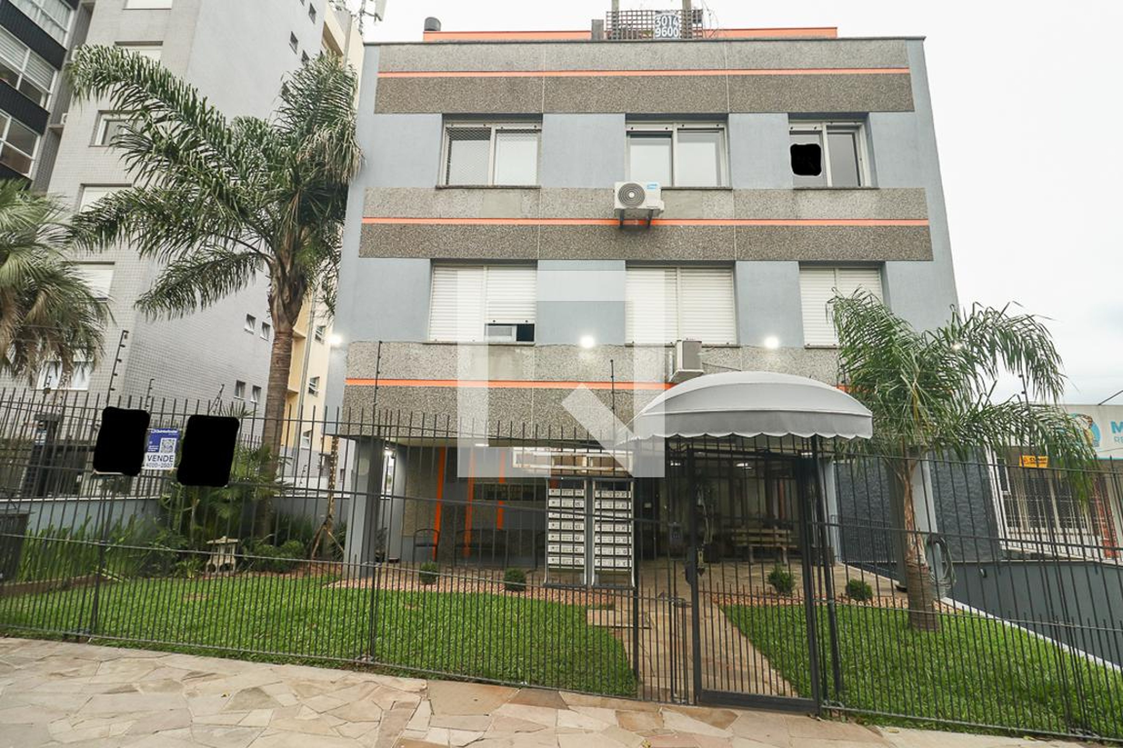 Fachada Condomínio em Rua Fernando Abbott, 956