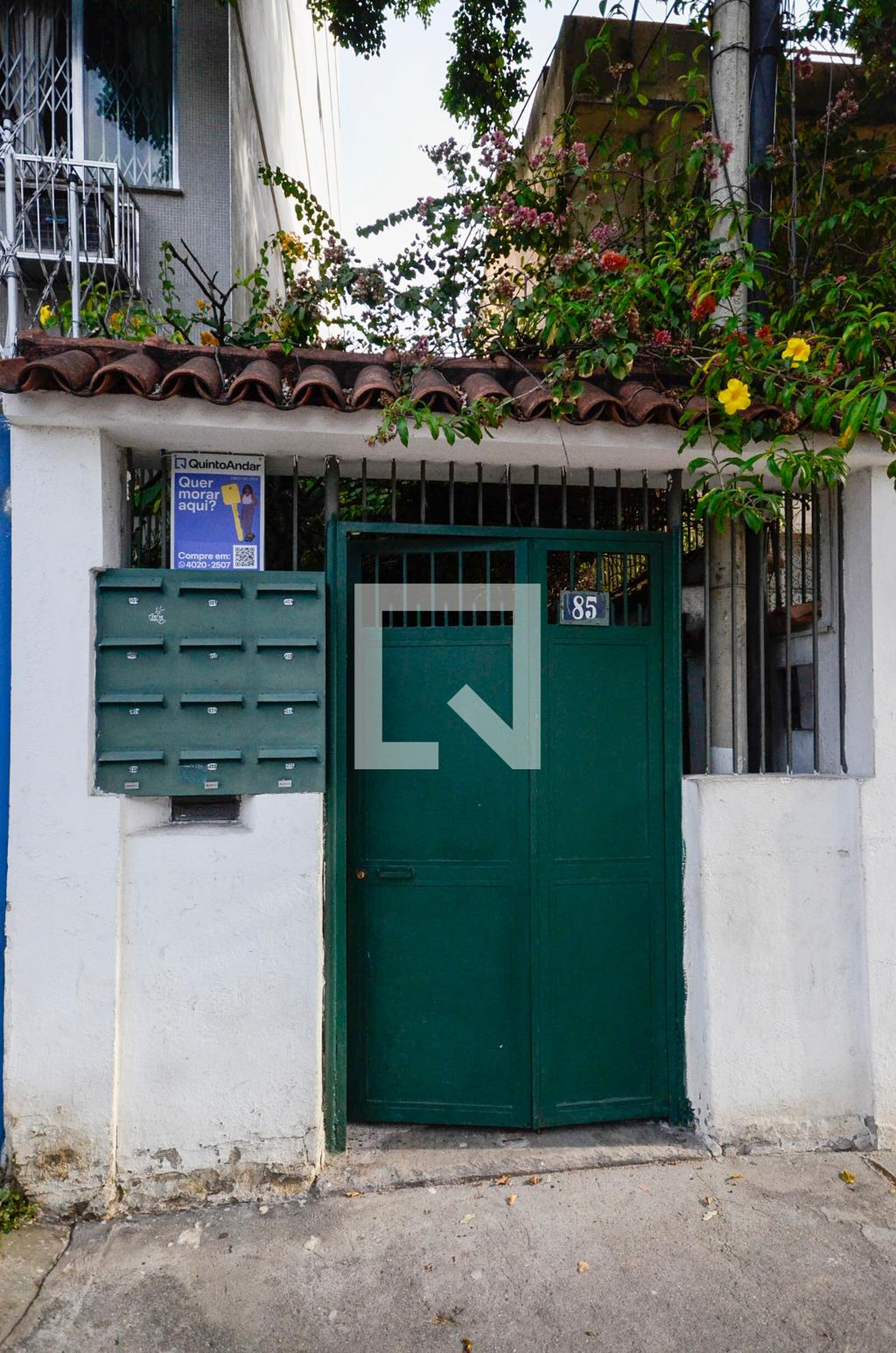 Fachada Condomínio em Rua Professor Eurico Rabelo, 85