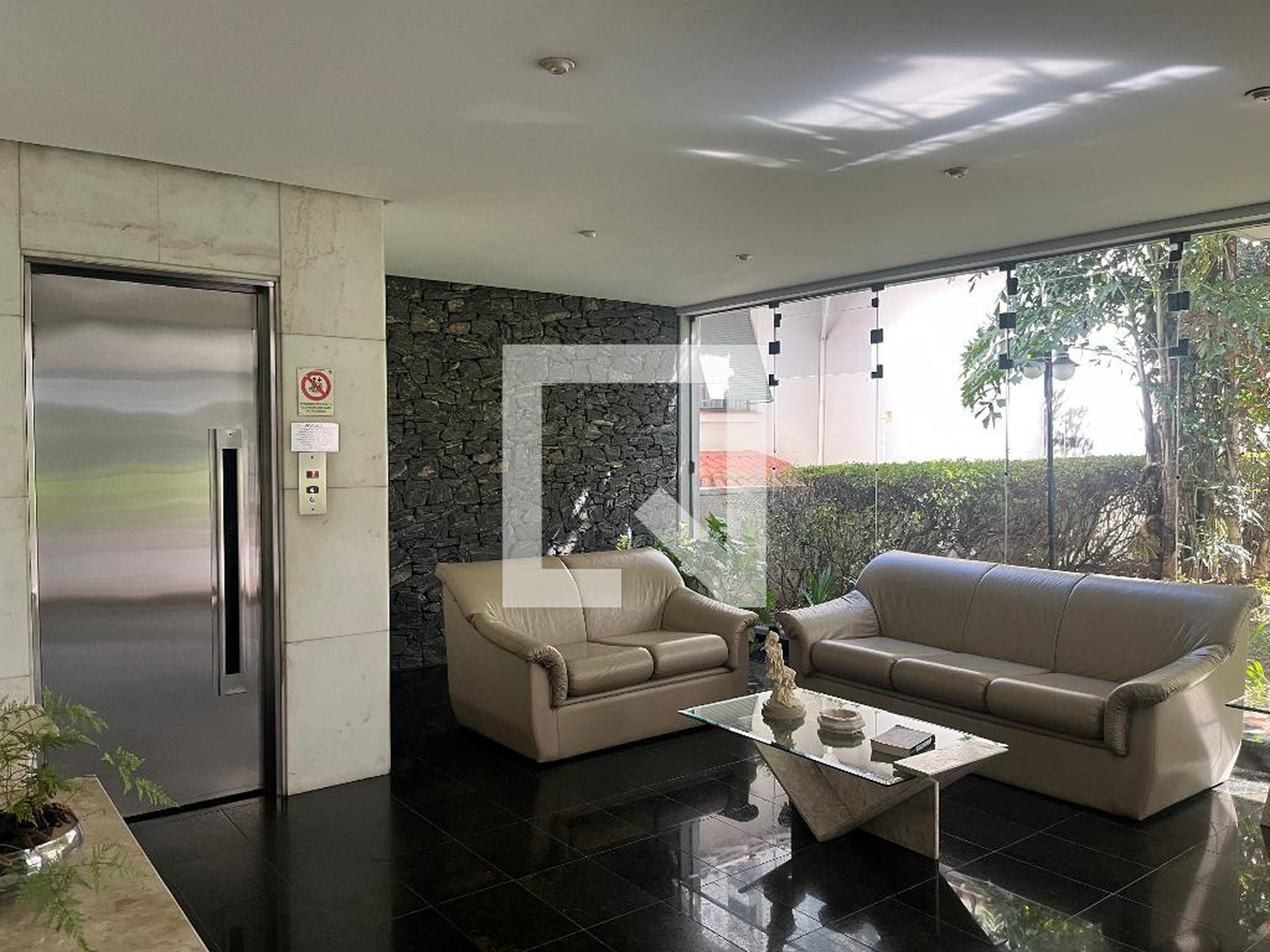 Hall de entrada - Adorno Vanni