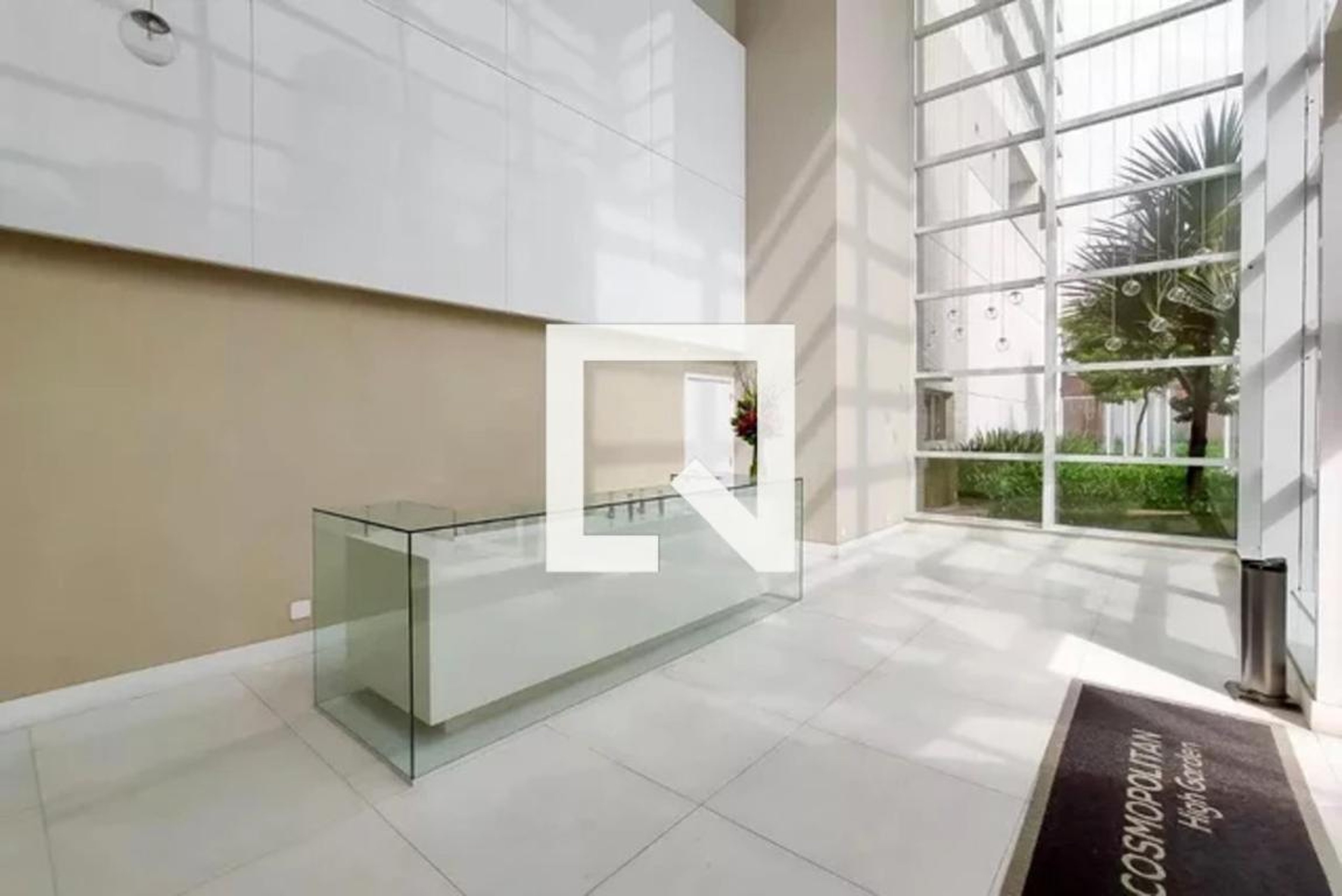 Hall - Cosmopolitan High Garden