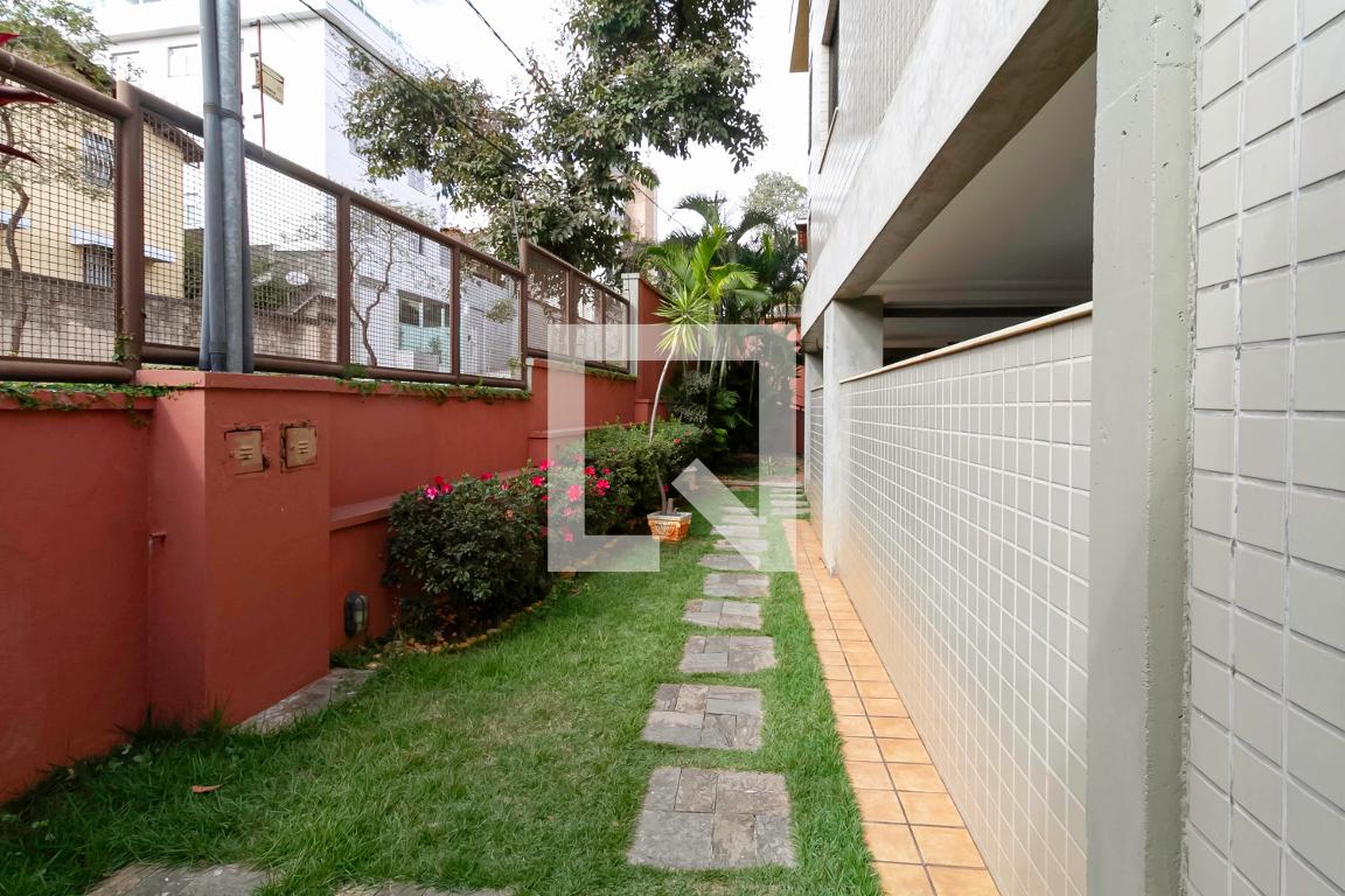 Entrada - Edifício Monte Verde