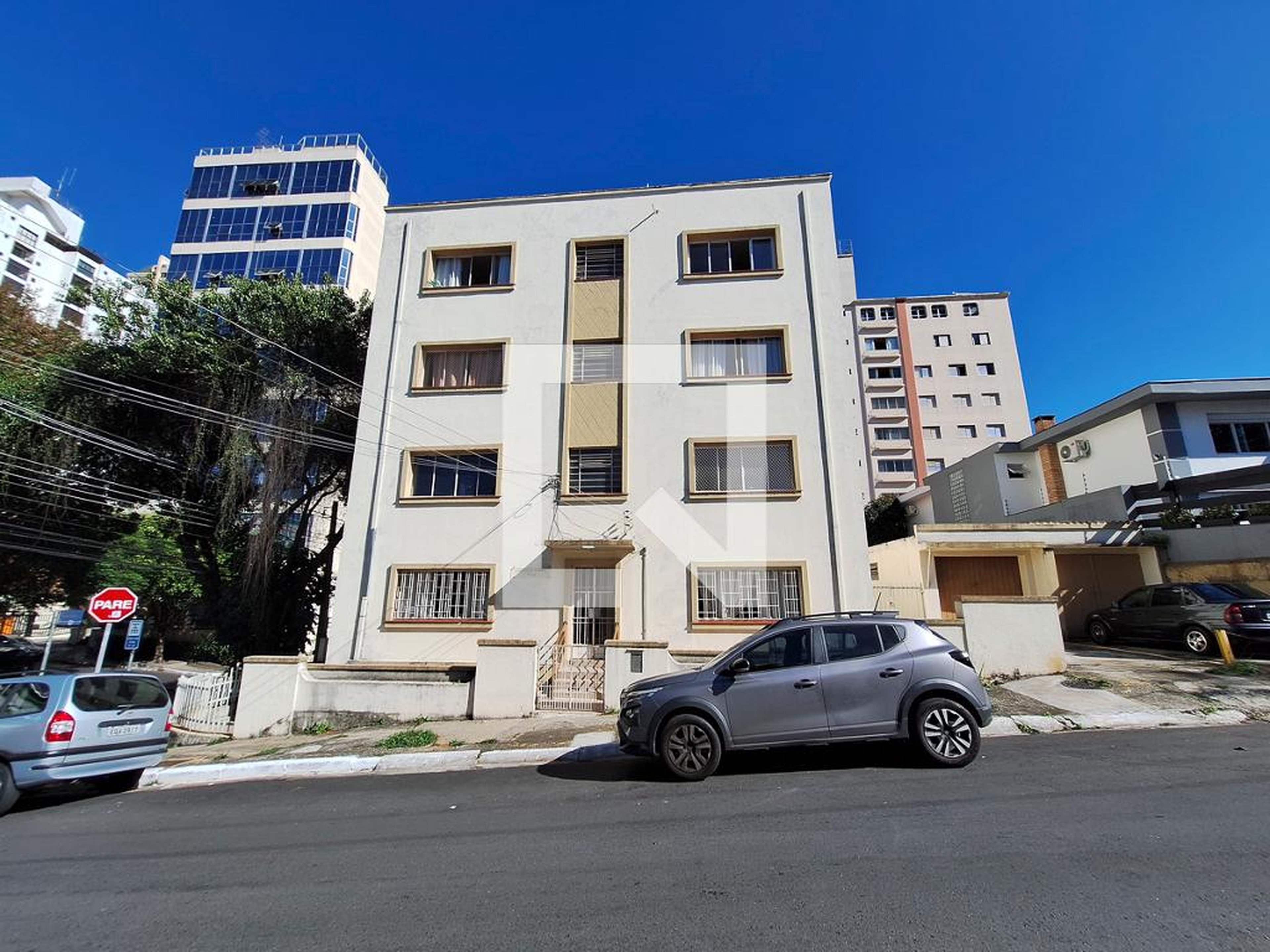 Fachada Condomínio em Rua Batista da Mata, 19