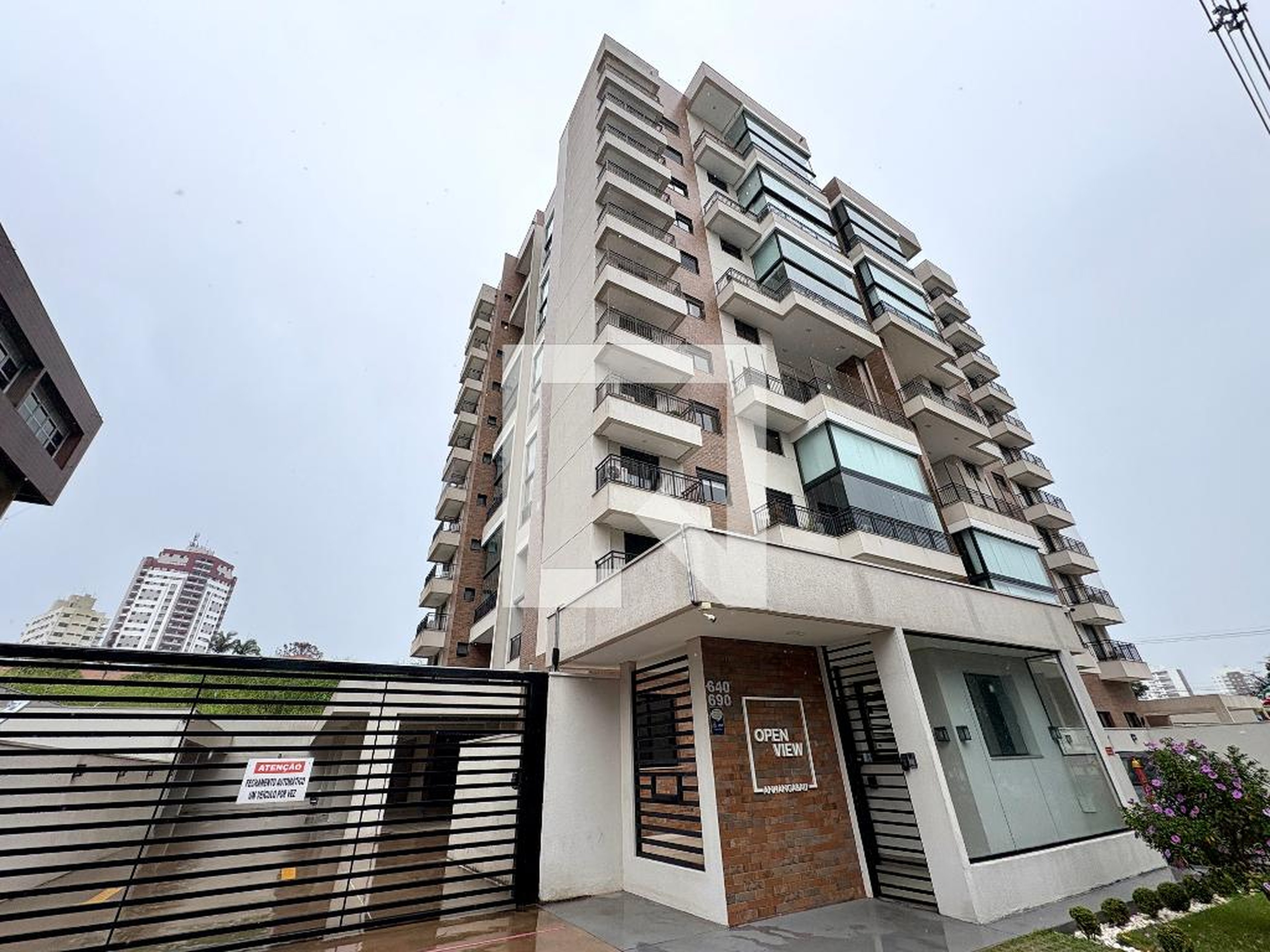 Fachada Condomínio em Avenida Carlos Salles Block, 1400