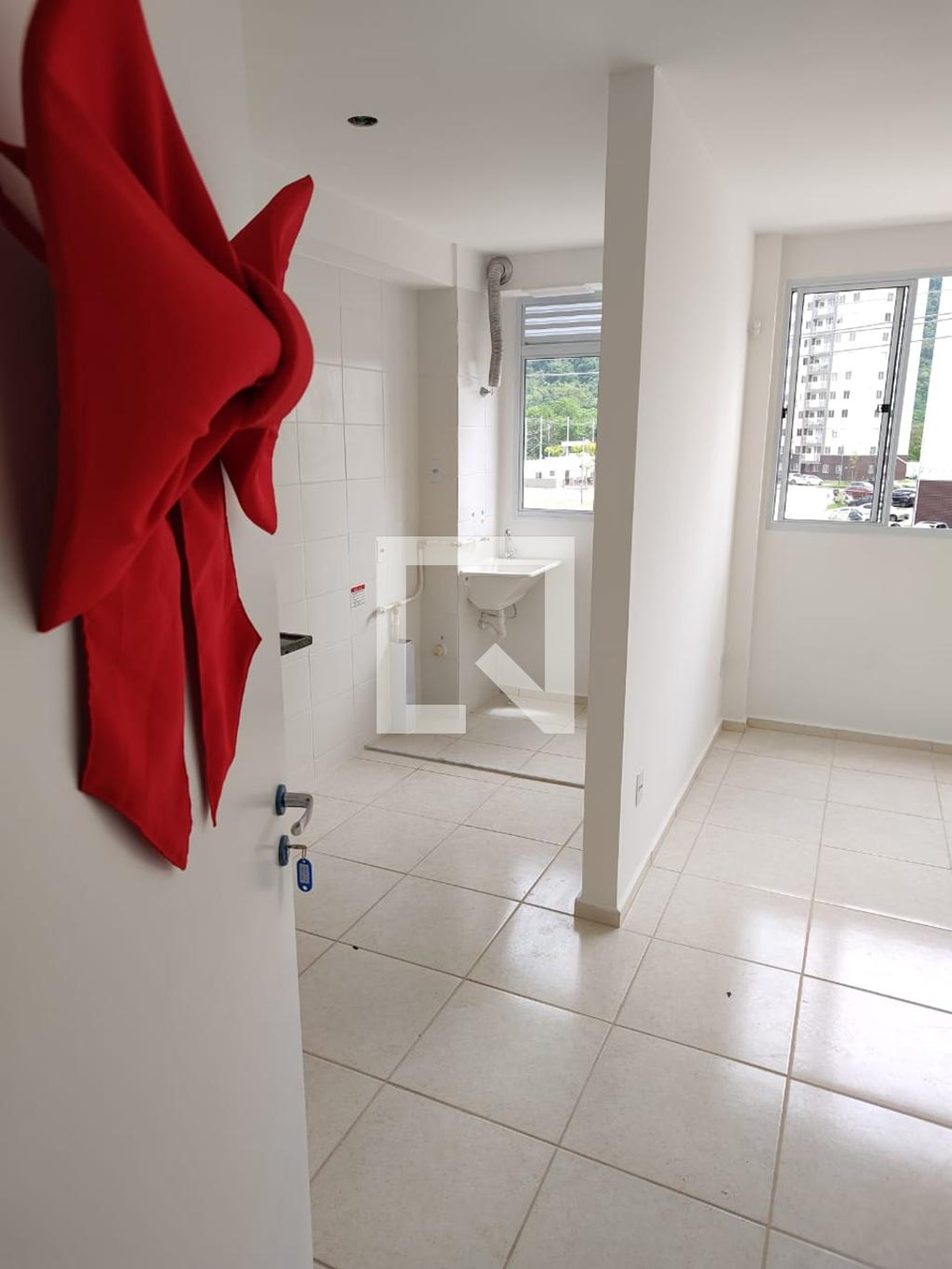 Entrada Condomínio em Avenida Carlos Lima, 55