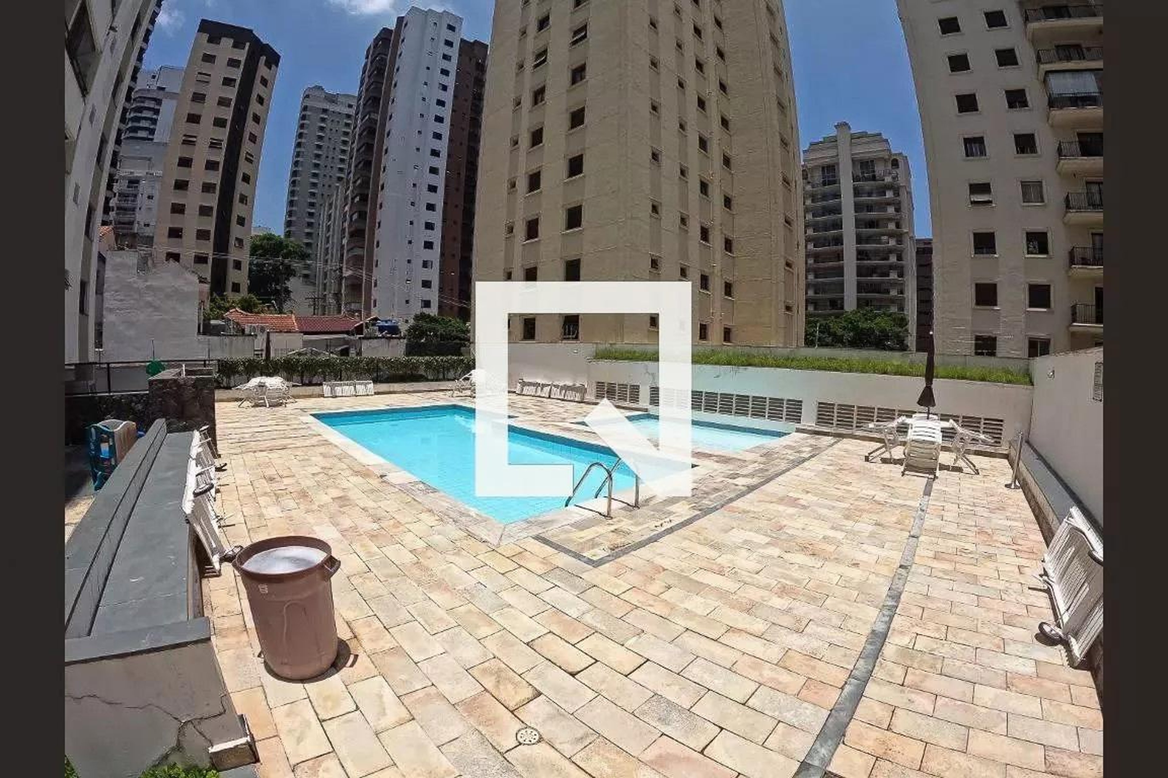 Piscina - Edificio Residencial La Bonne Chance