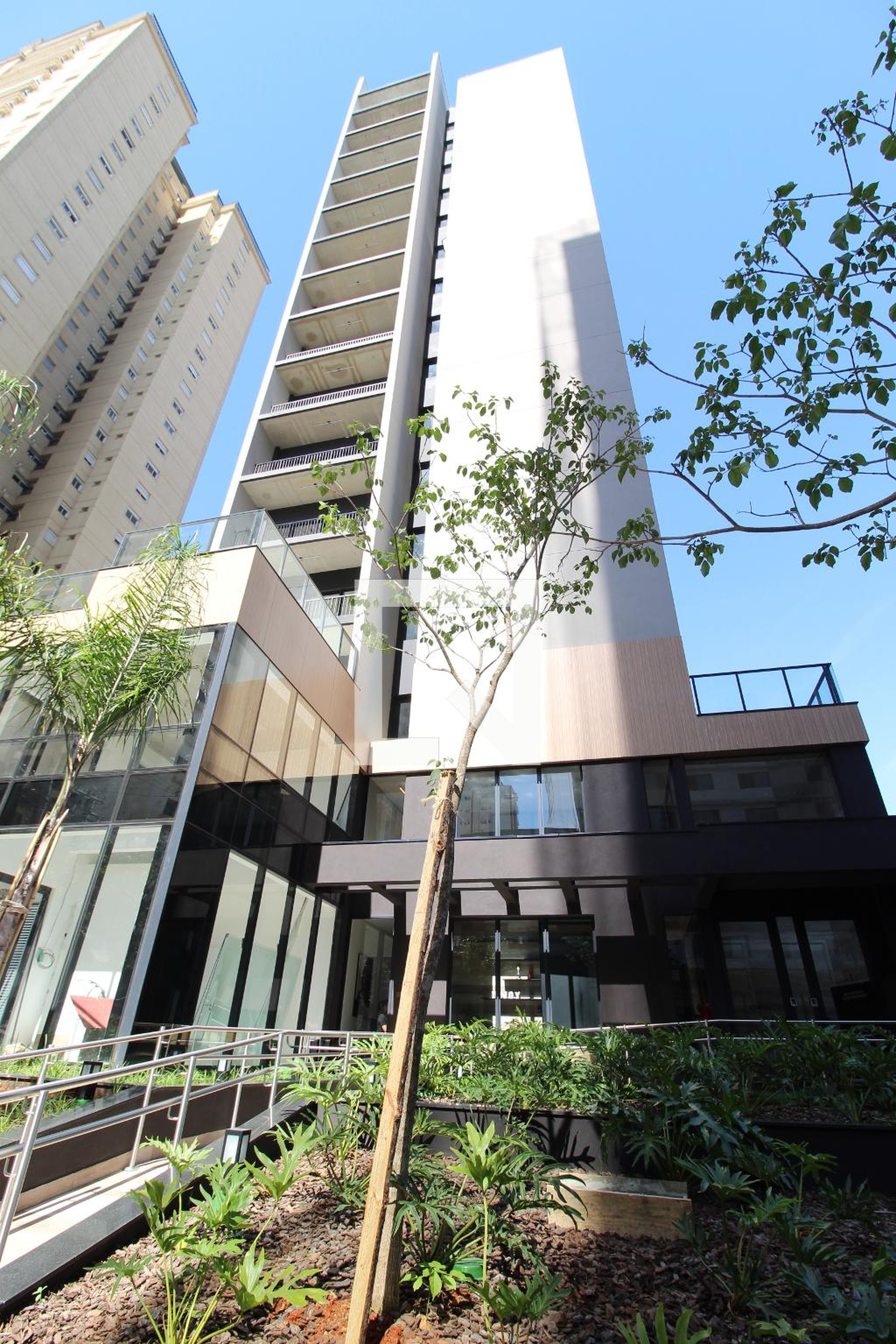 Fachada do Prédio Condomínio em Rua Alvorada, 182