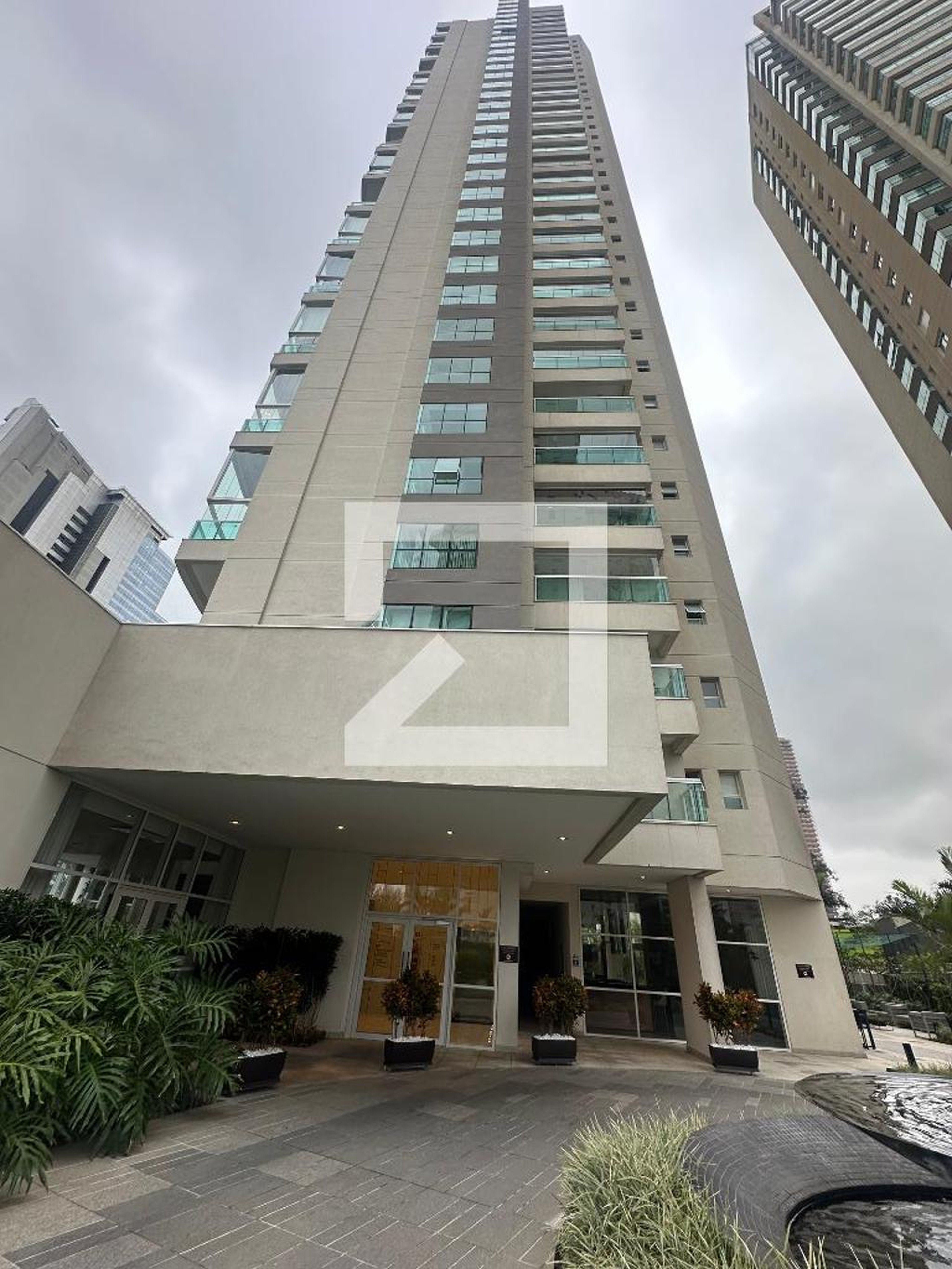 Fachada Condomínio em Avenida Parkinson, 22