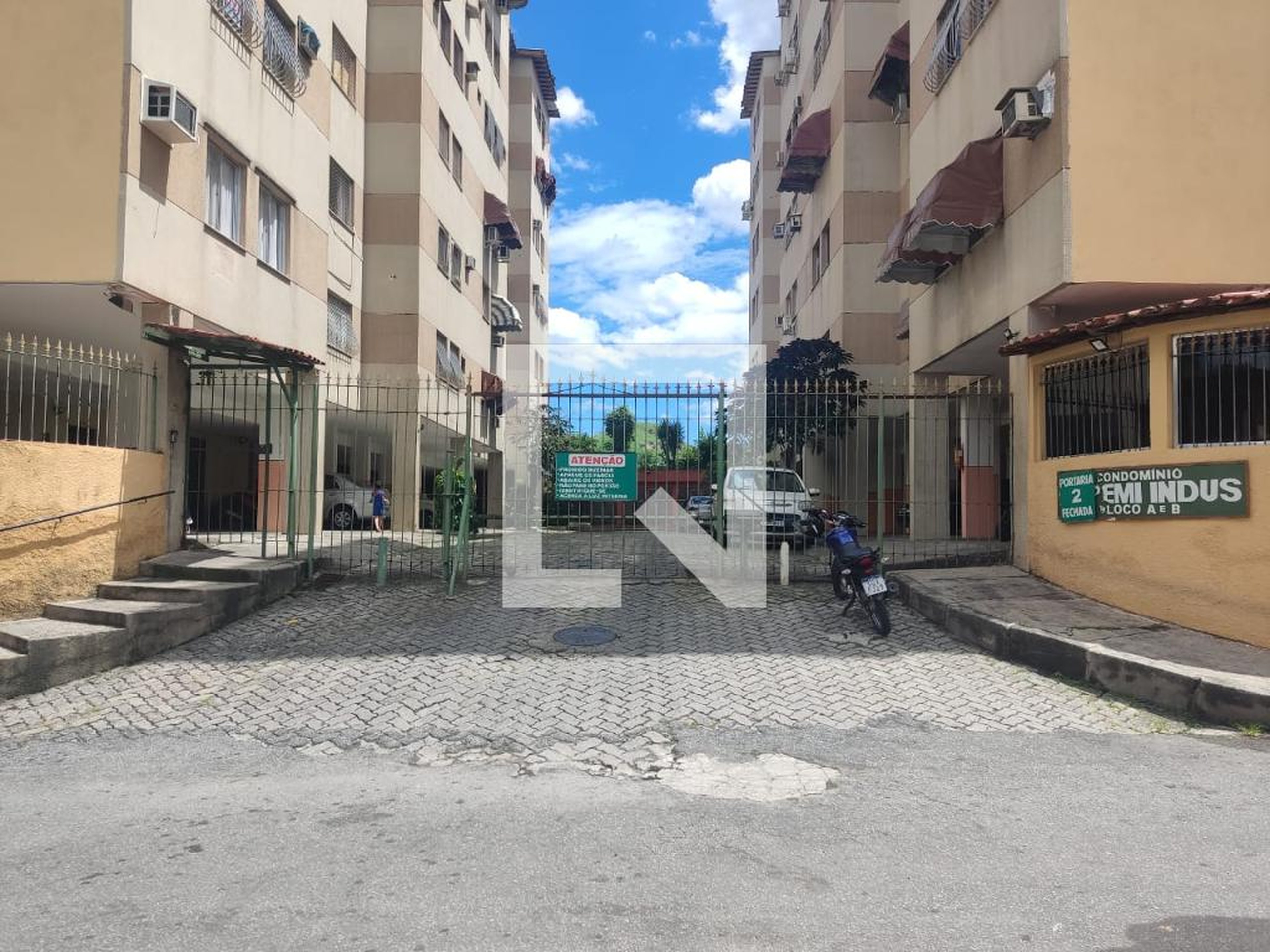 Fachada Condomínio Parque Resid. Capemi Indus