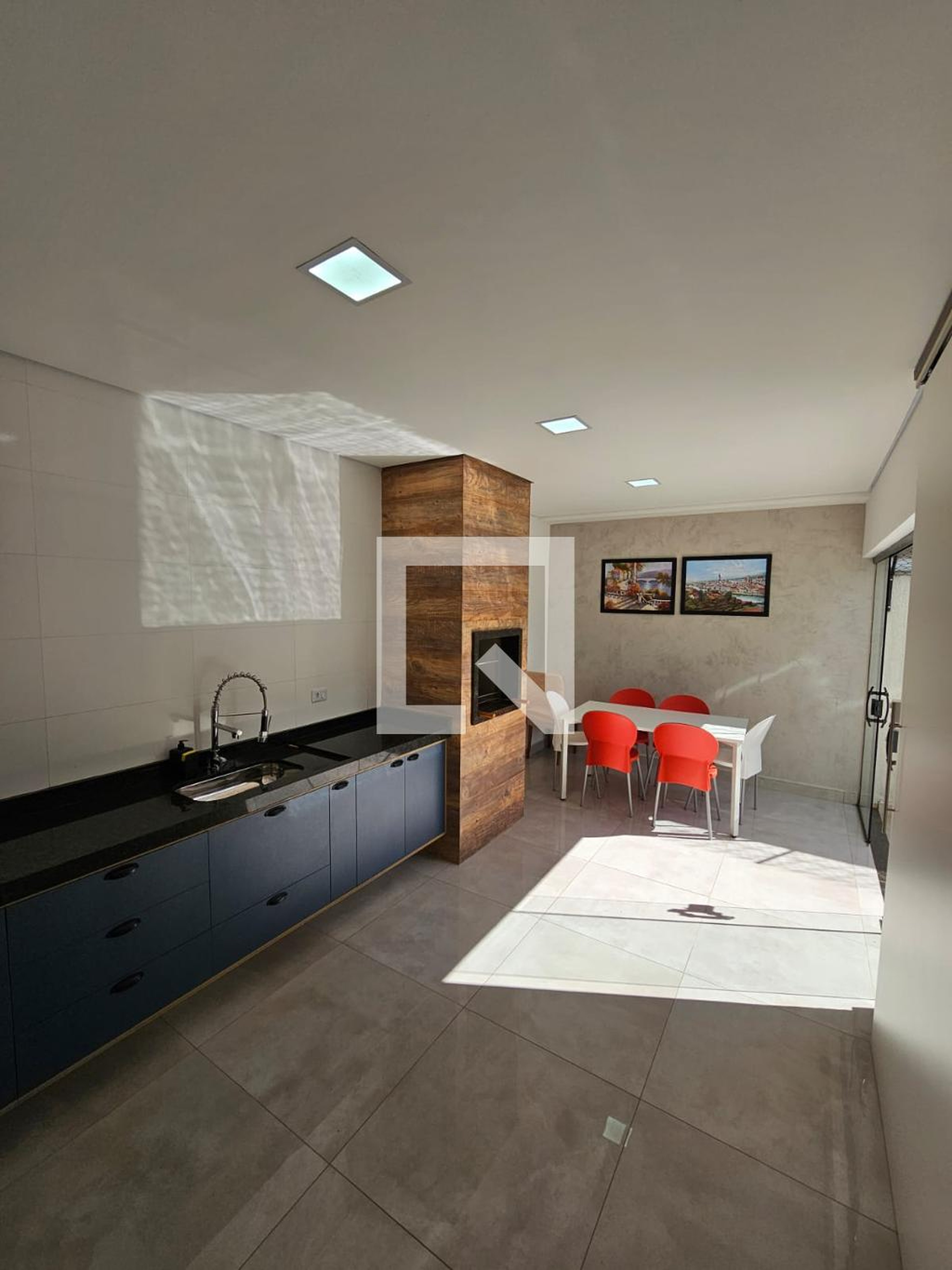 Churrasqueira Condomínio em Rua Carmen Faustina Dutra, 107