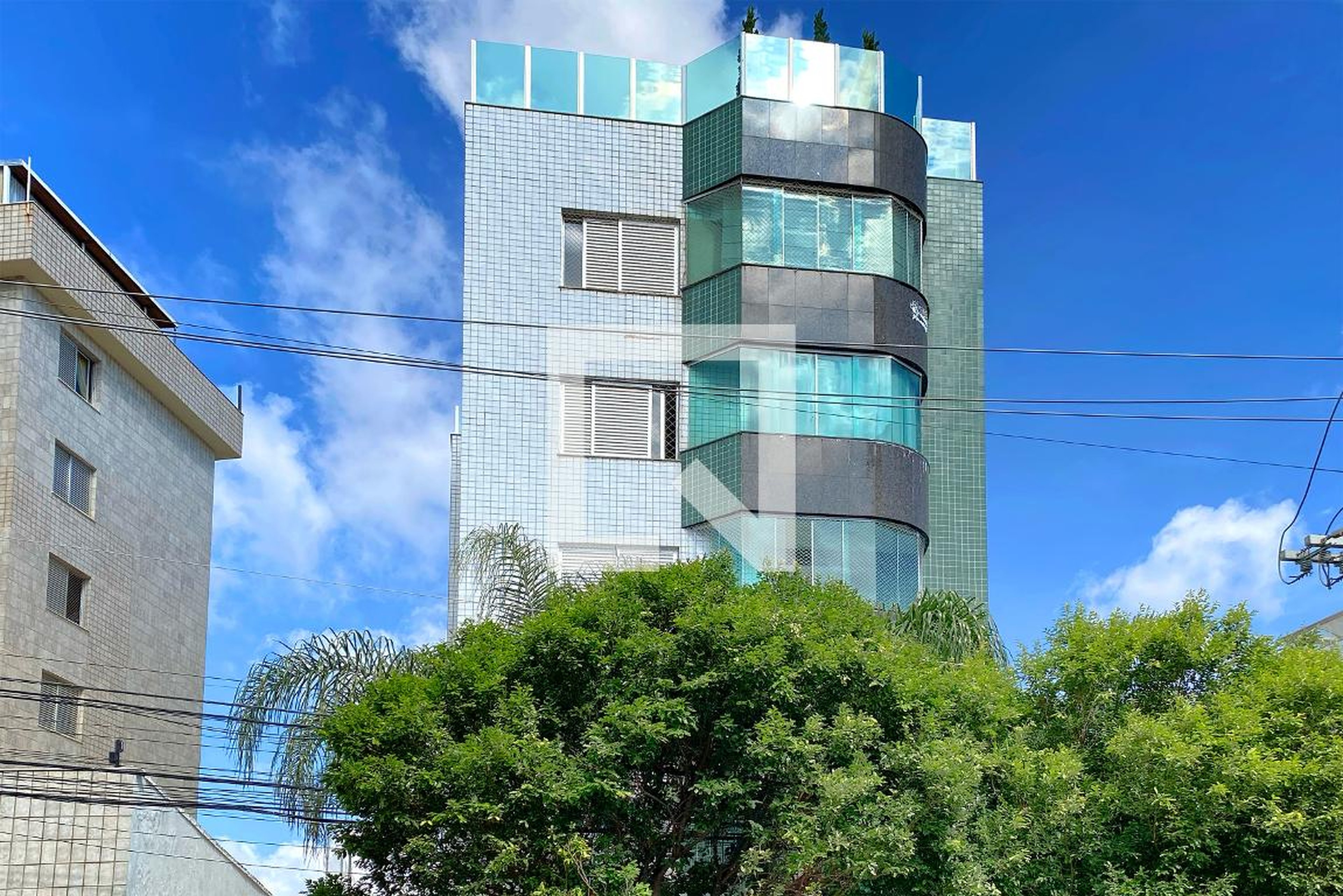 Fachada Condomínio em Rua José Hemetério Andrade, 390