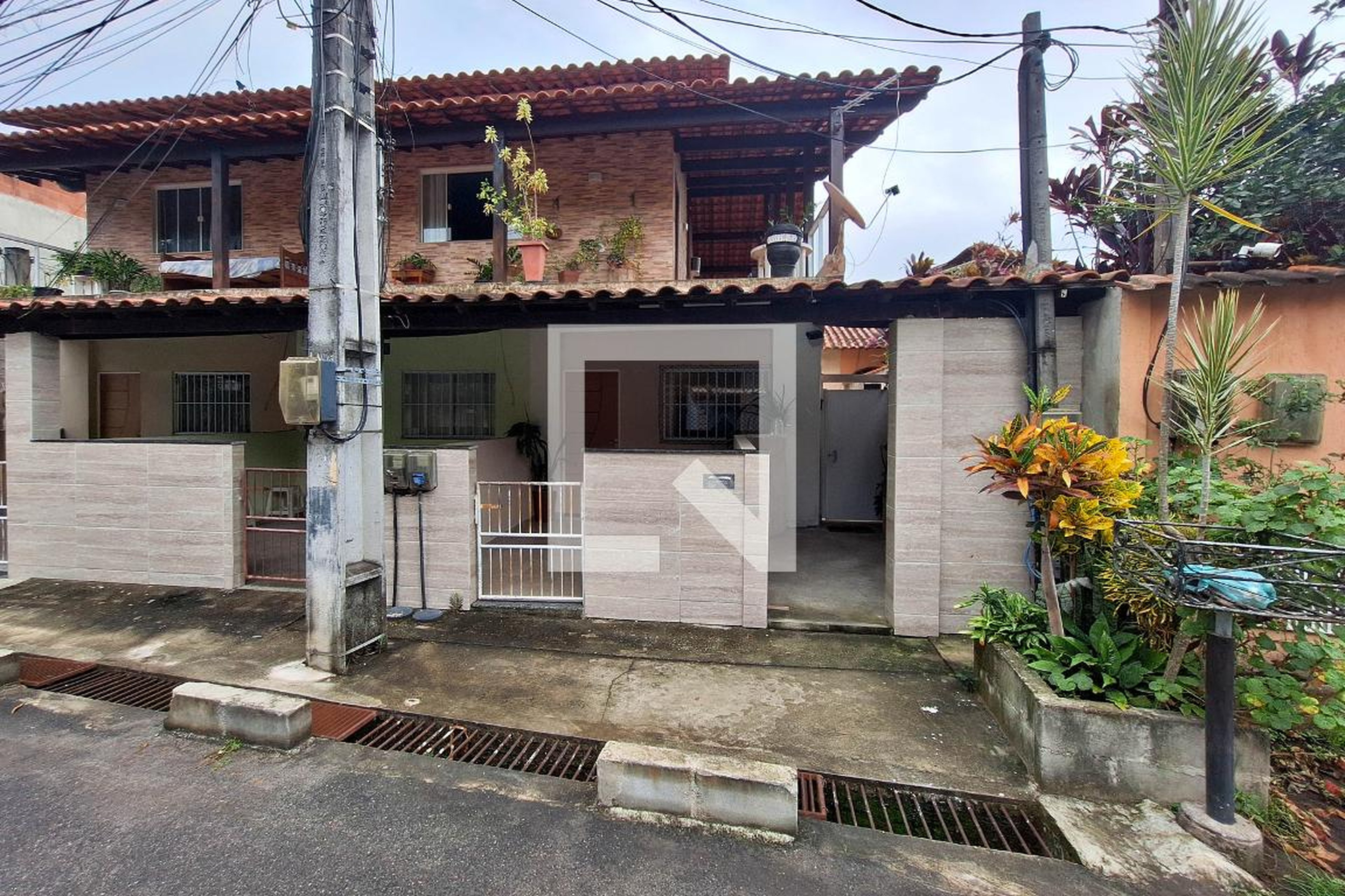 Fachada Condomínio em Estrada Monan Grande, 133