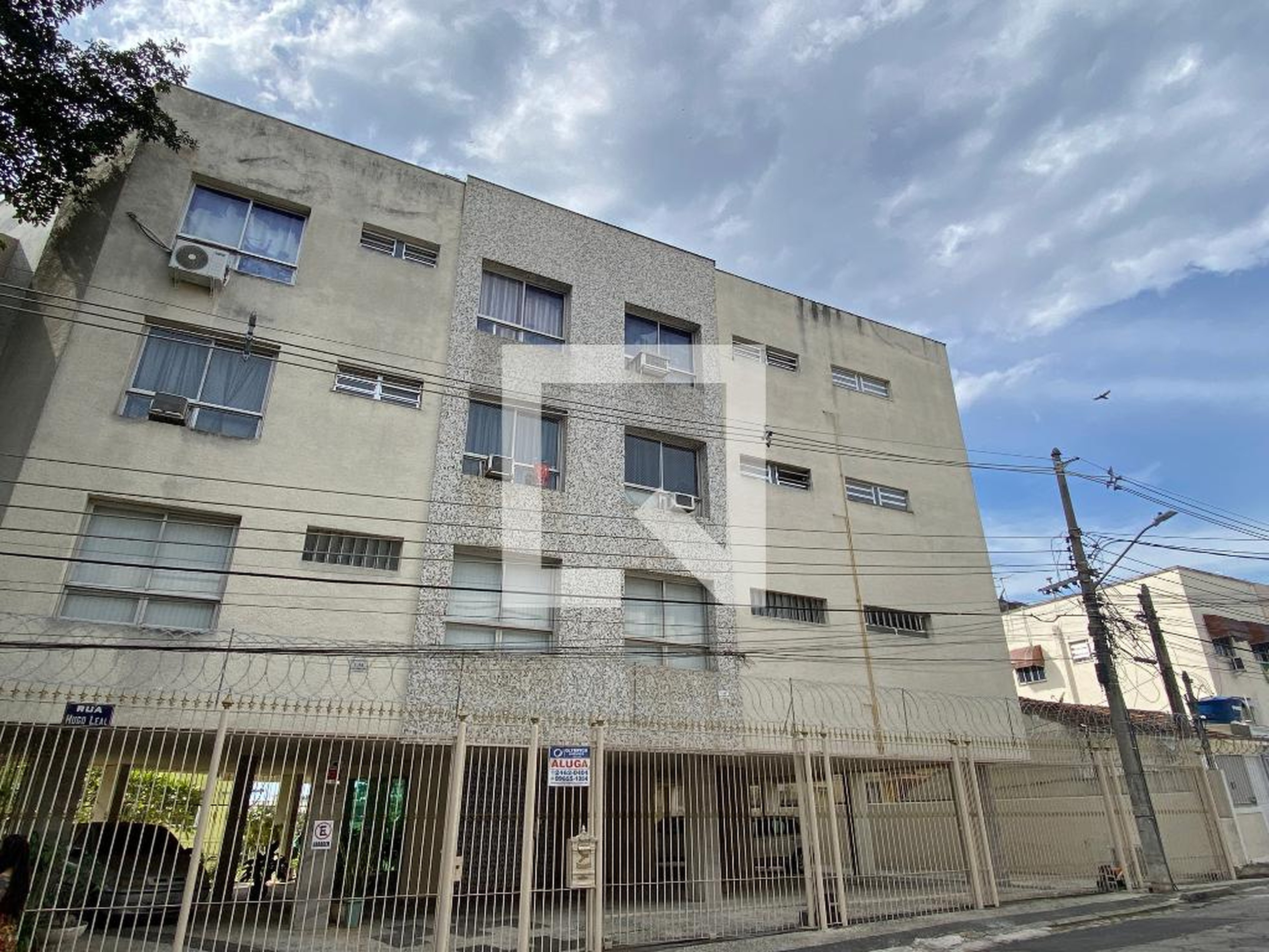 Fachada Condomínio em Rua Hugo Leal, 120