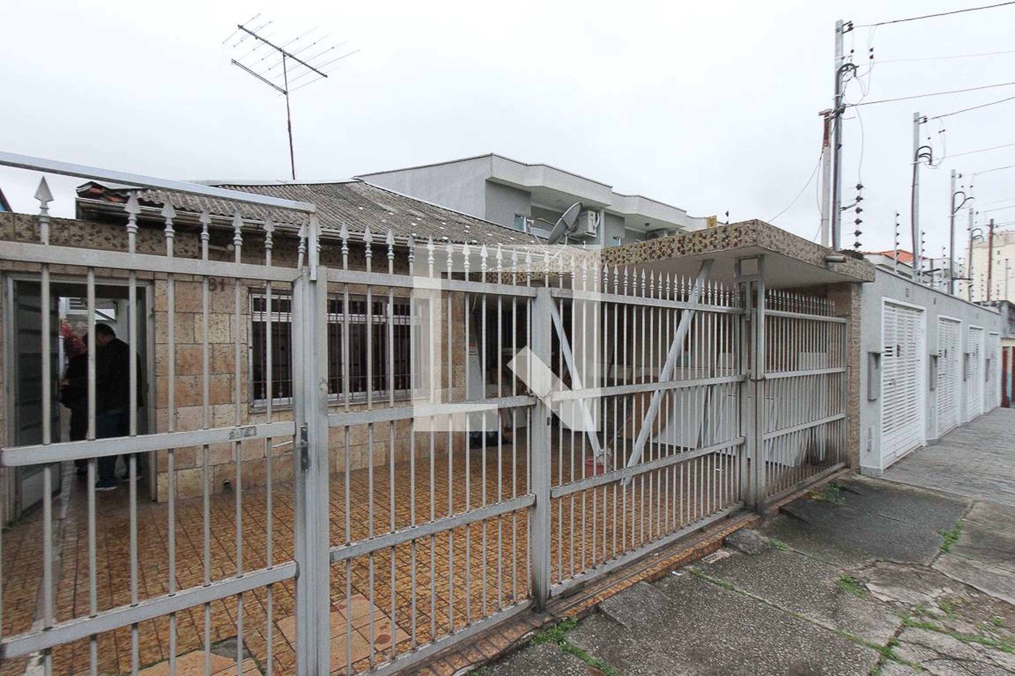 Fachada Condomínio em R. Rêgo Barros, 81