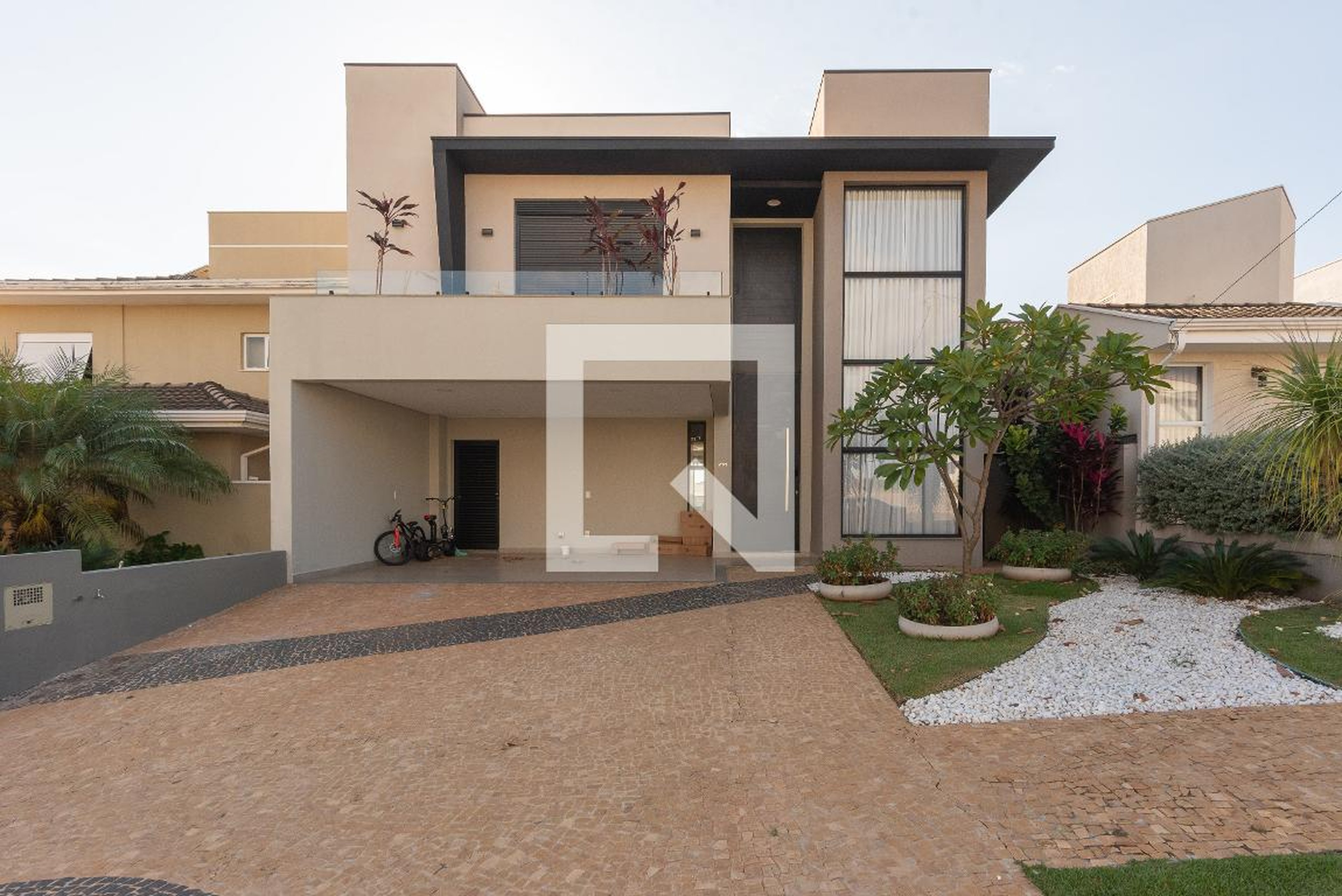 Fachada Condomínio em Rua Antonio Vieira de Moura, 291