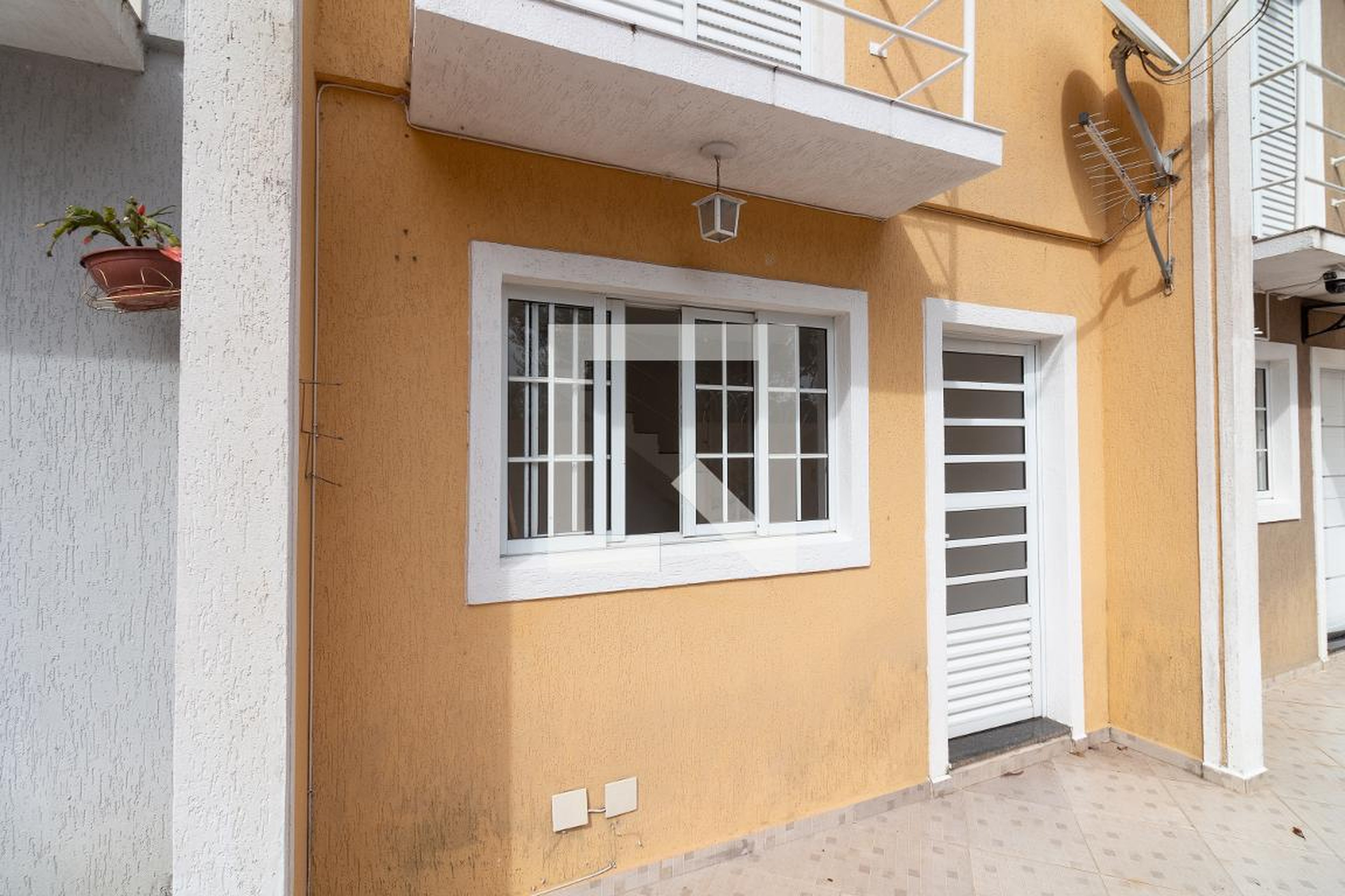 Fachada Condomínio em Rua Ivan Popov, 250