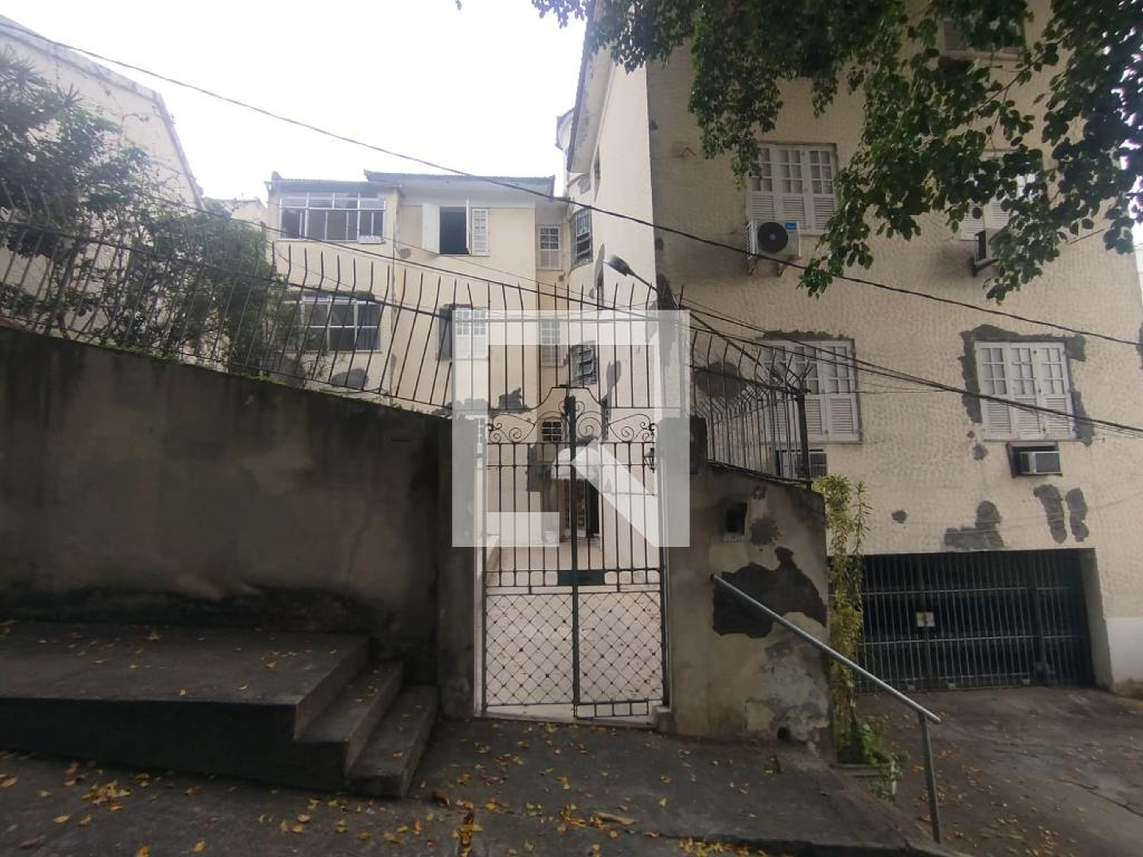 Fachada Condomínio em Rua Estrela, 43