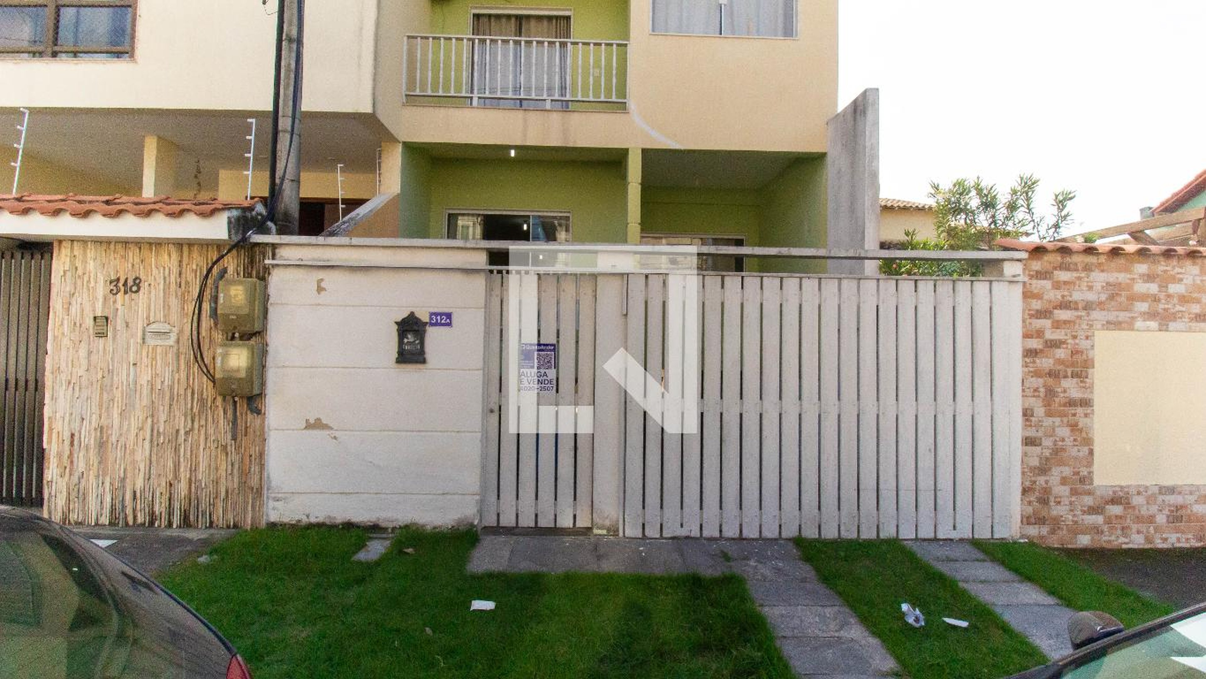 Fachada Condomínio em Rua Professor Altamiro de Castro, 312