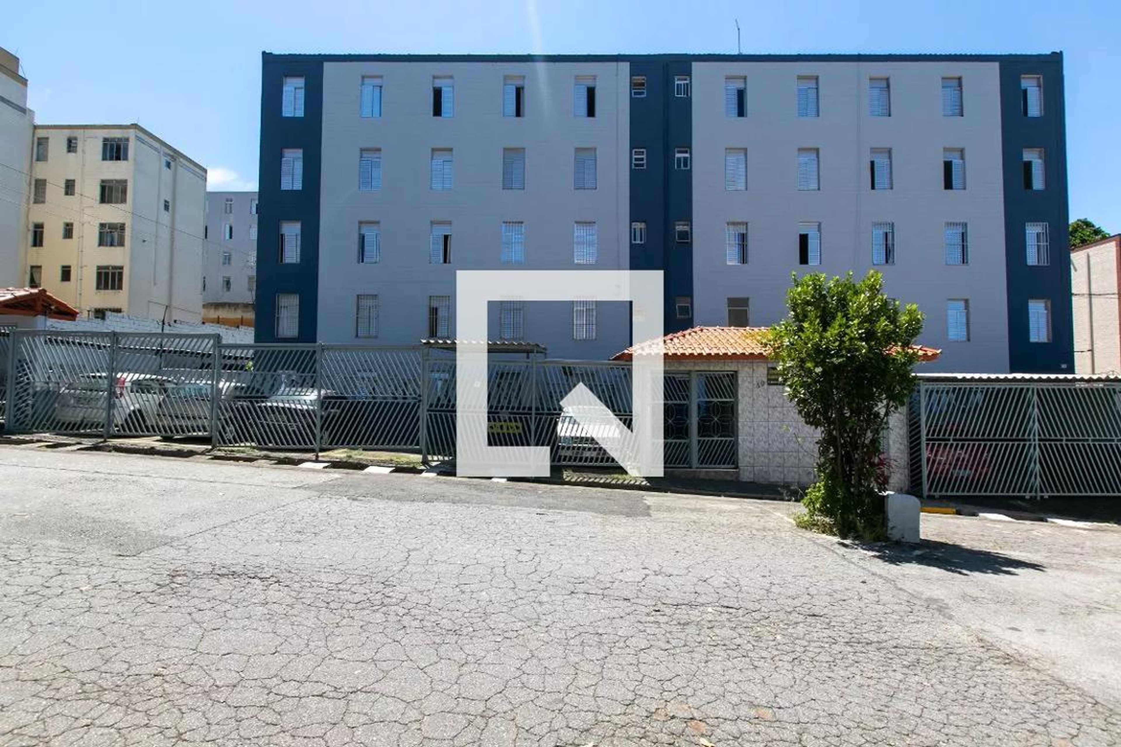 Fachada do Condomínio Condomínio Madre Silva II