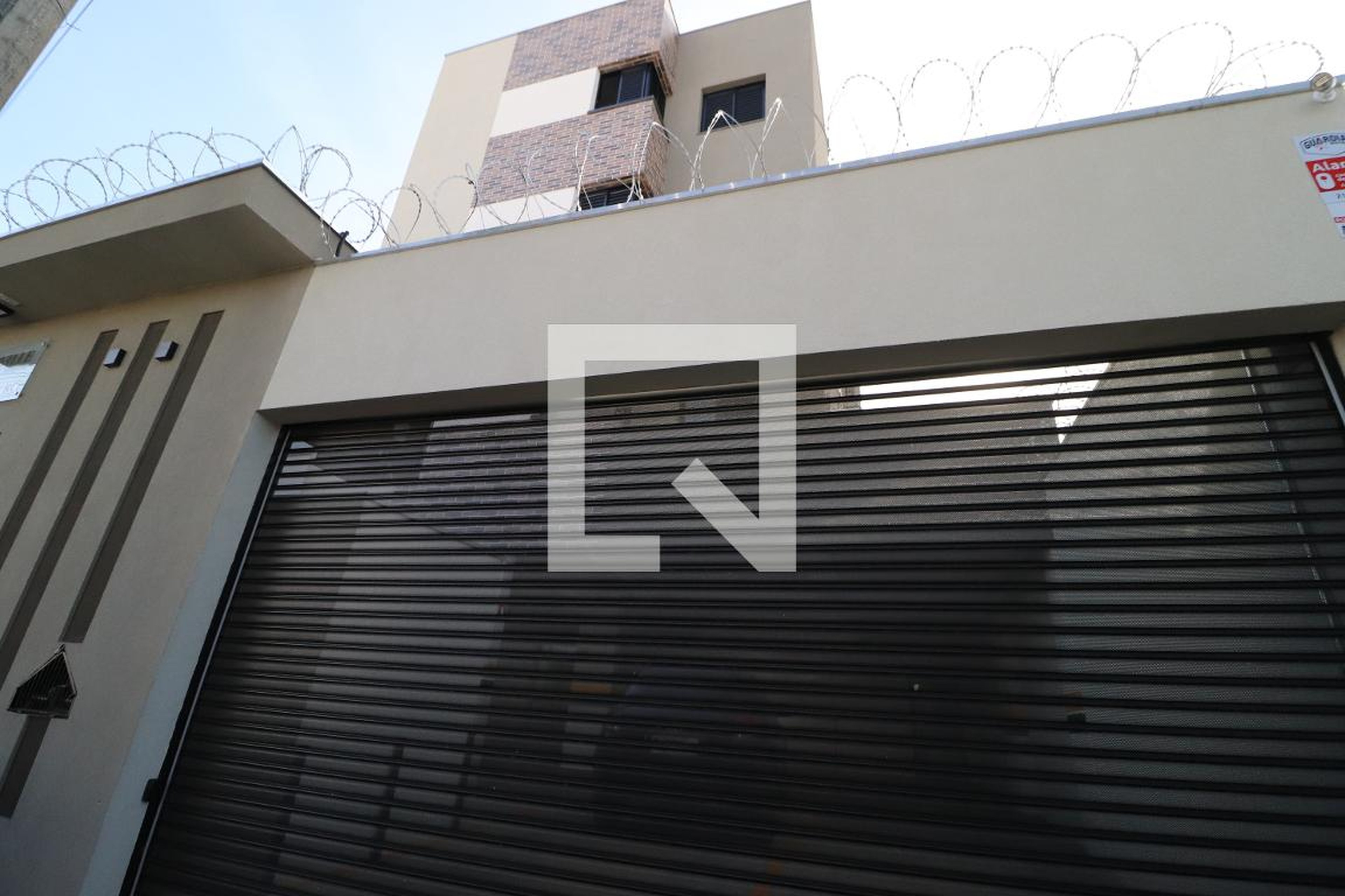 Fachada Condomínio em Rua Osório José da Cunha, 886