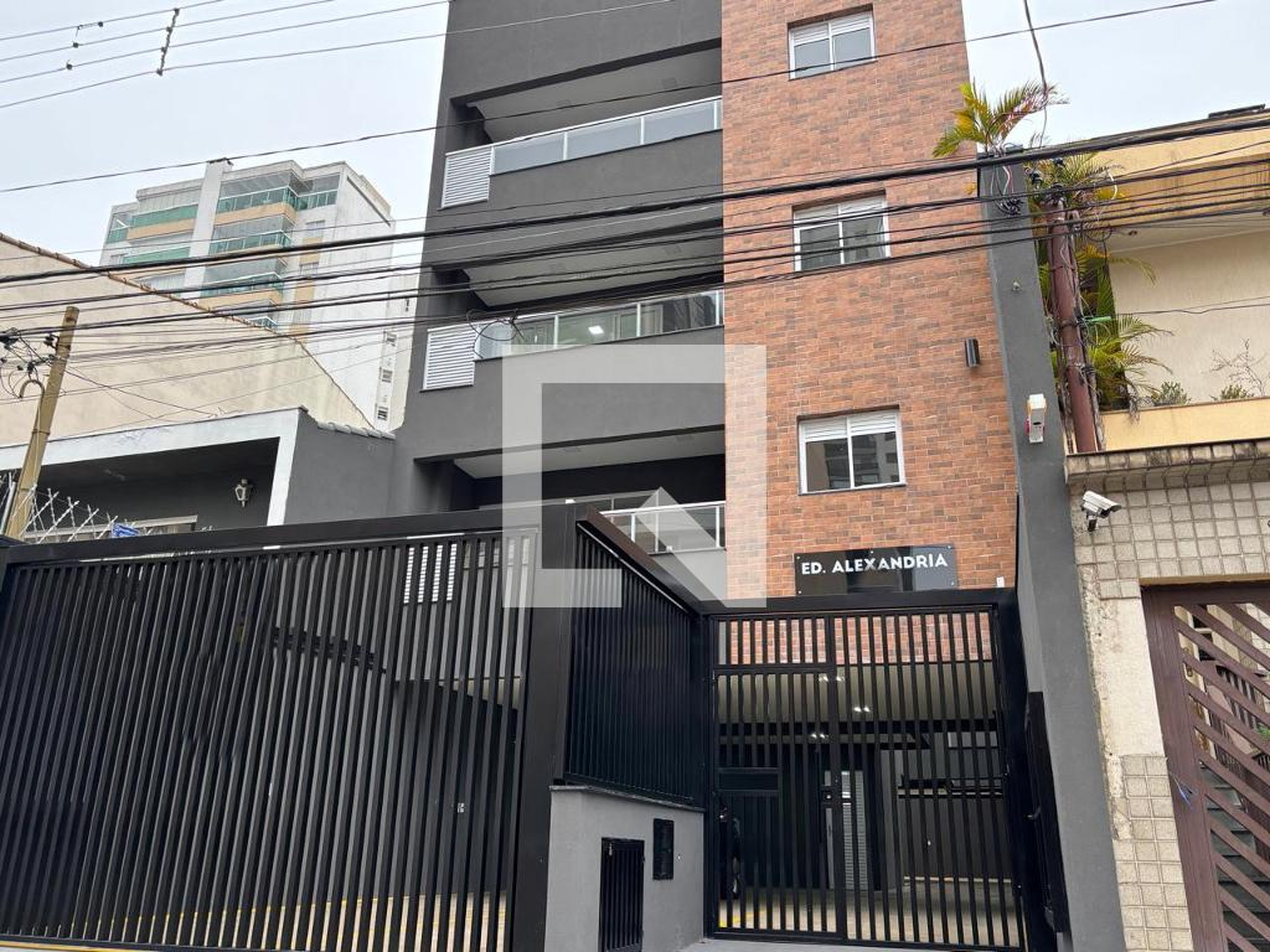 Fachada Condomínio em Rua Alexandre Marcondes Filho, 42