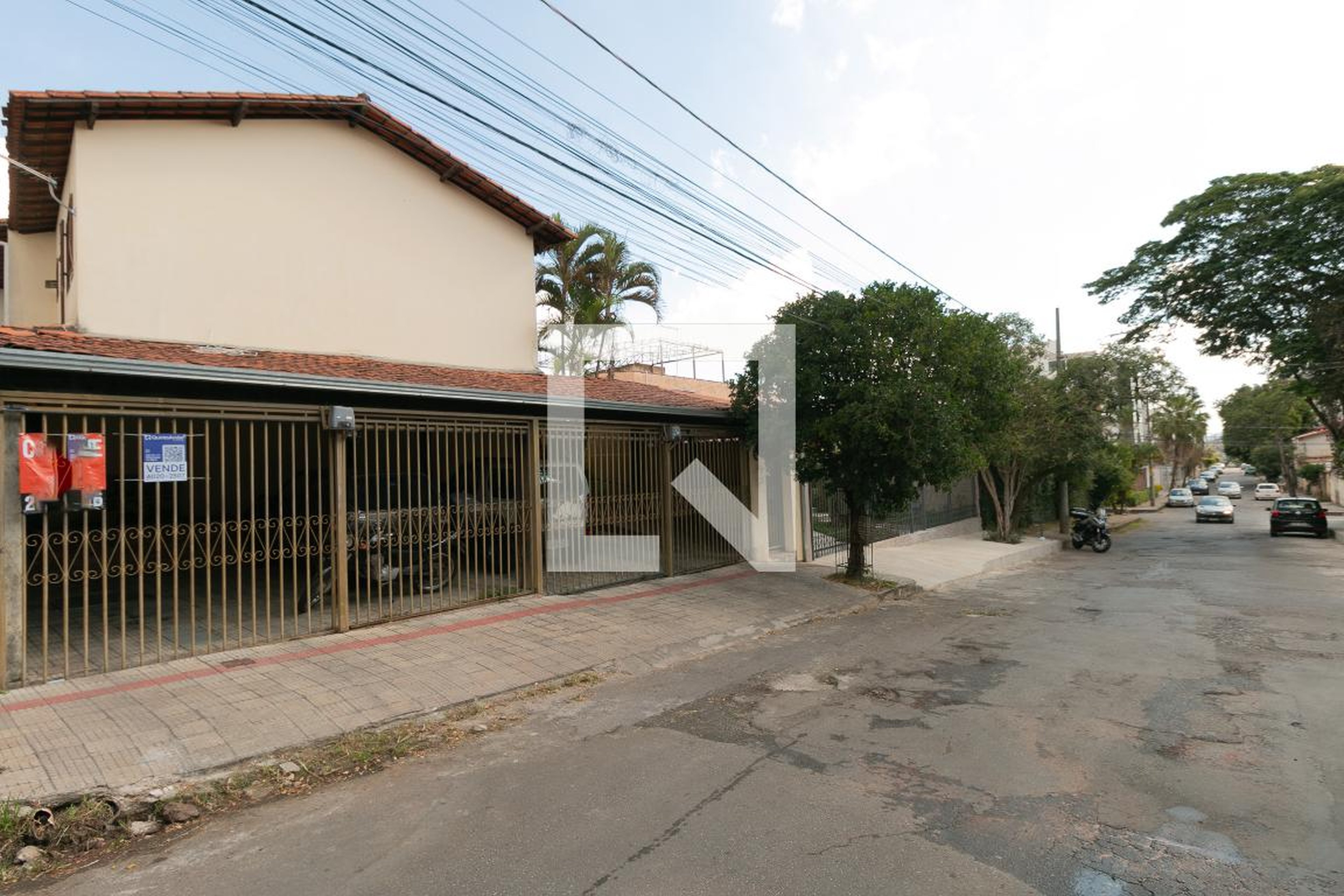 Fachada Condomínio em Rua Maria Cândida de Jesus, 51