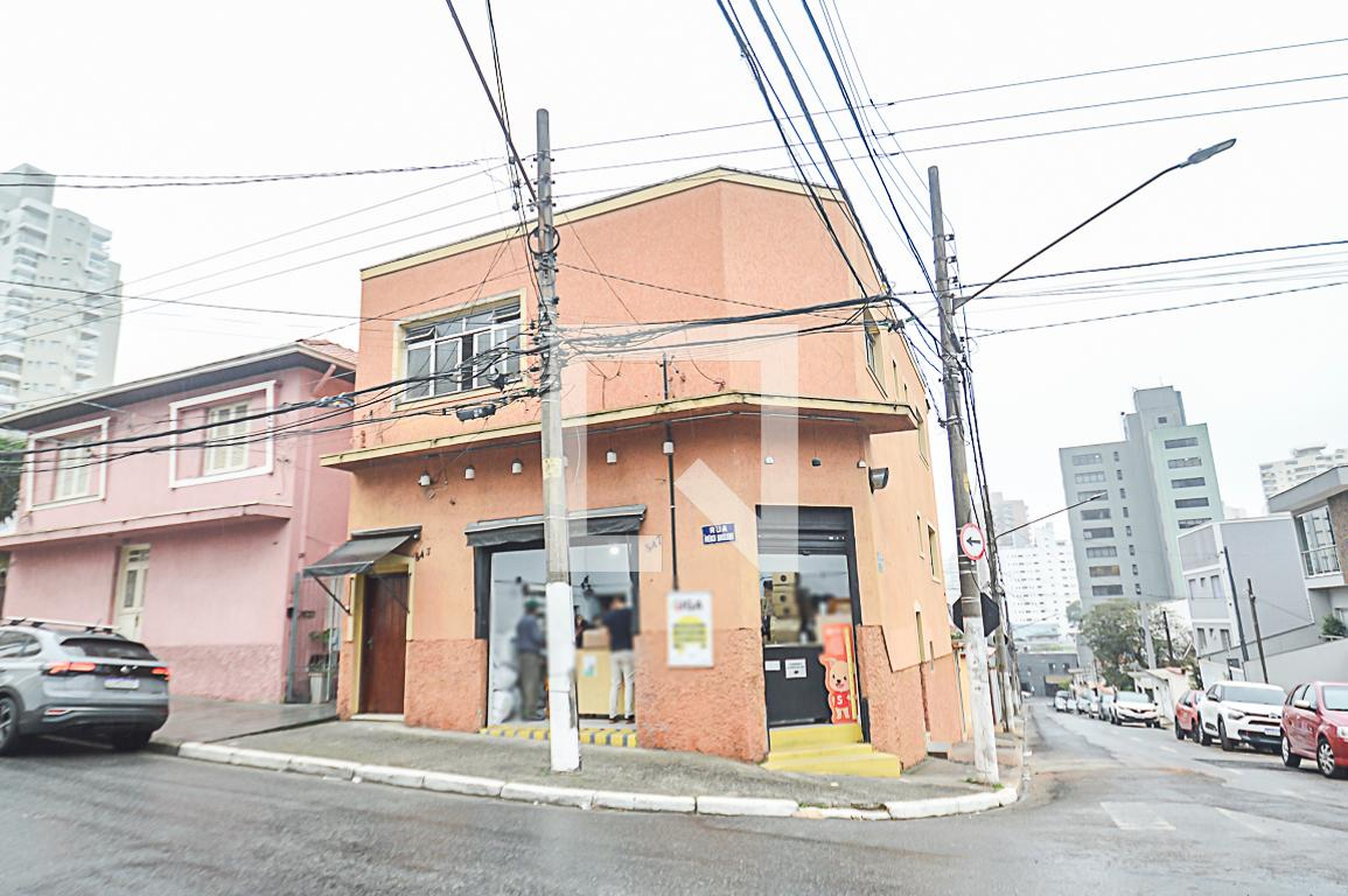 Fachada Condomínio em Rua Américo Brasiliense, 843