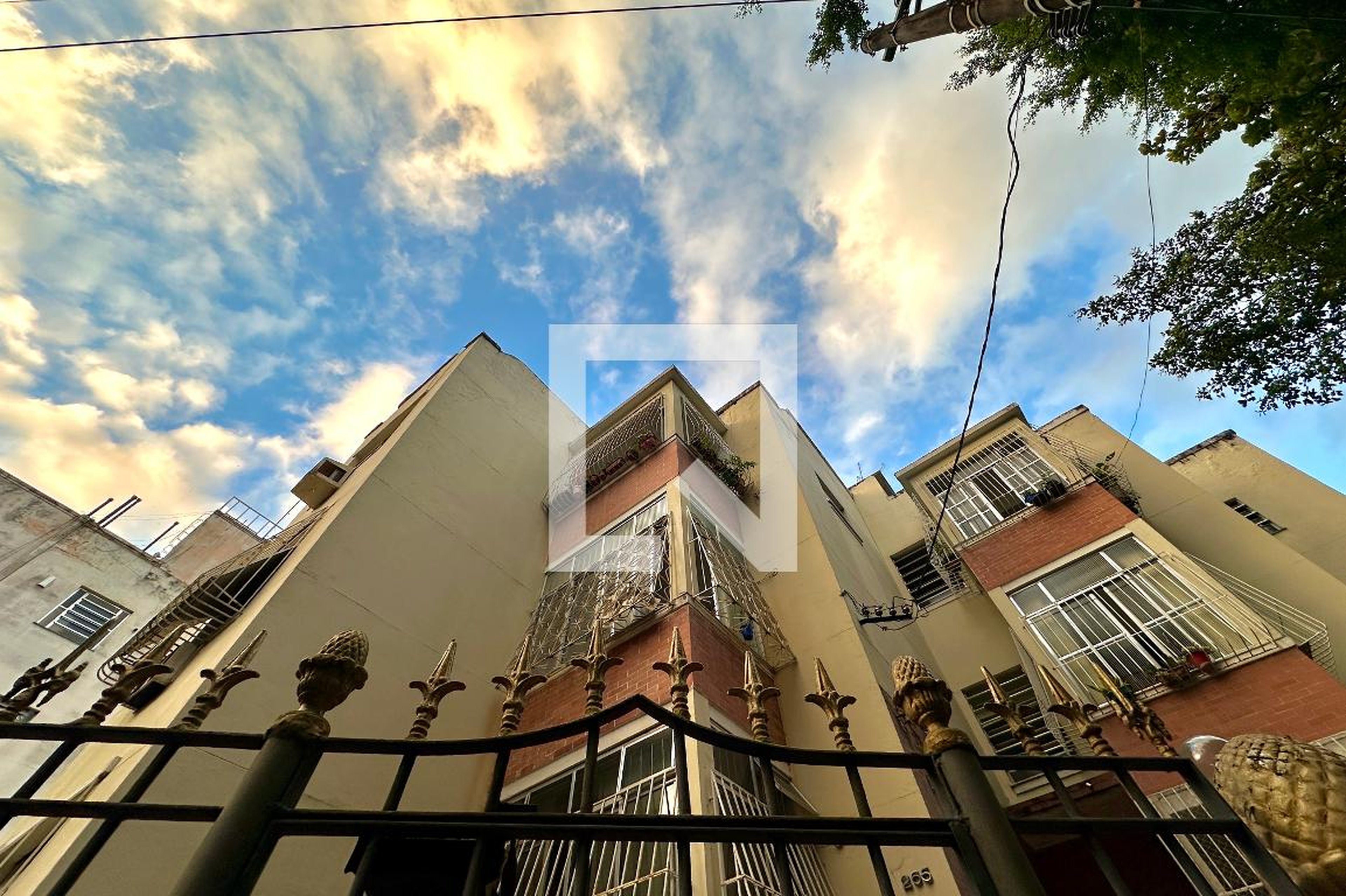 Fachada Condomínio em Rua Cardeal Dom Sebastião Leme, 265